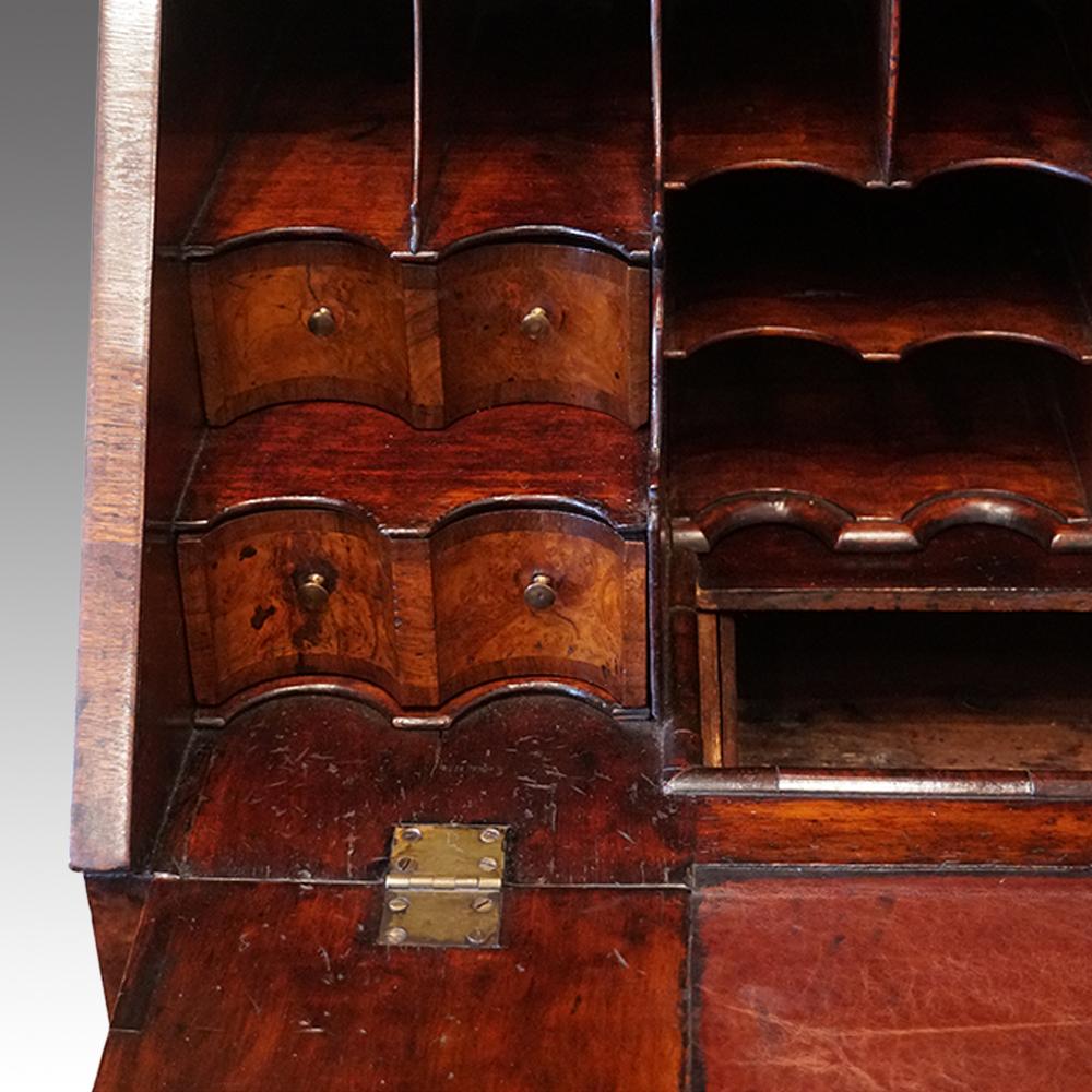 English Stately Home Queen Anne Walnut Bureau Bookcase, circa 1705 In Good Condition In Salisbury, Wiltshire