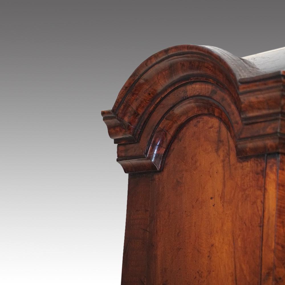 Early 18th Century English Stately Home Queen Anne Walnut Bureau Bookcase, circa 1705