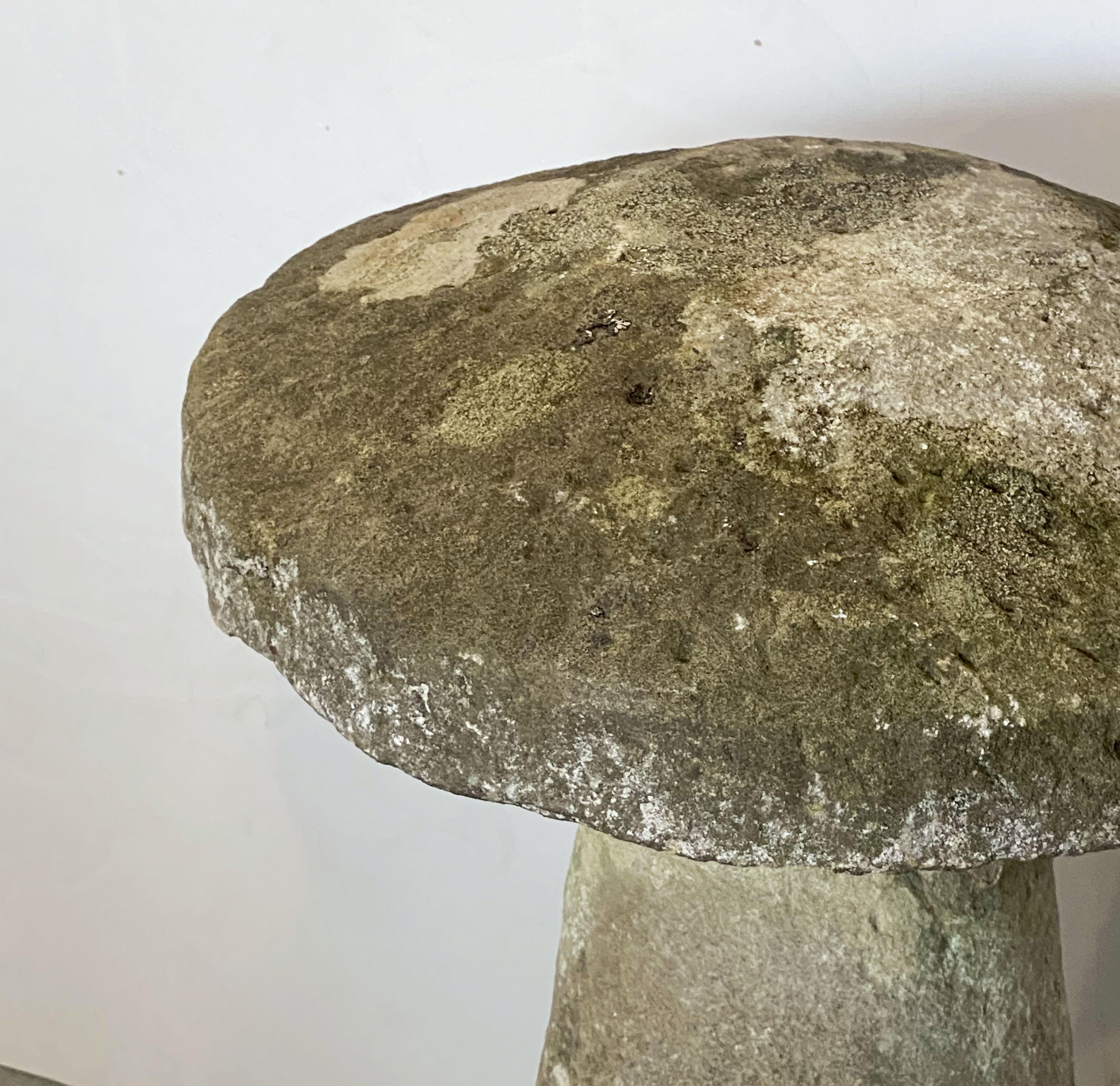 English Steddle or Staddle Stone In Good Condition In Austin, TX
