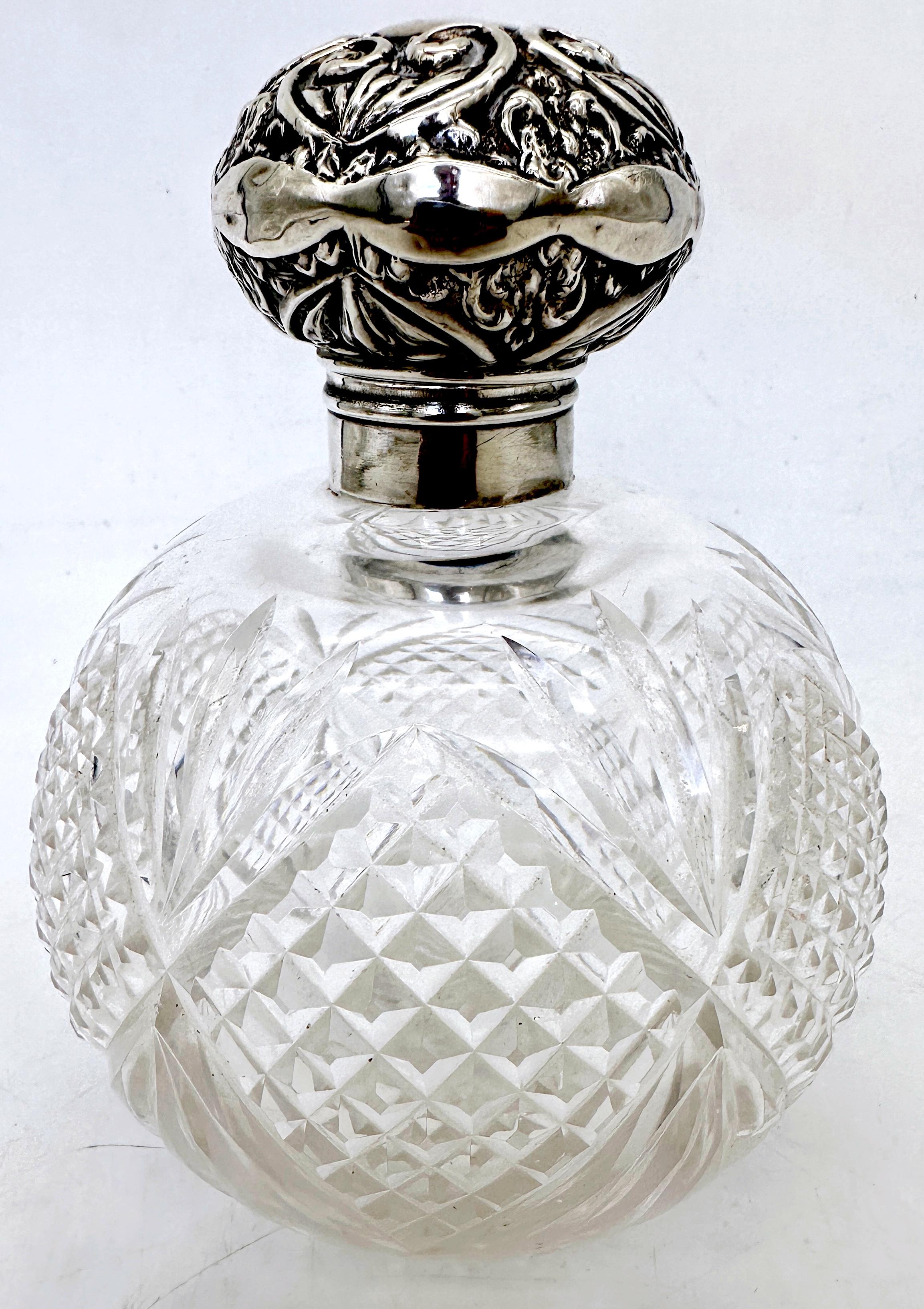 Perfume inglés de cristal tallado y esterlina, Birmingham 1905, William Dudley' siglo XX en venta