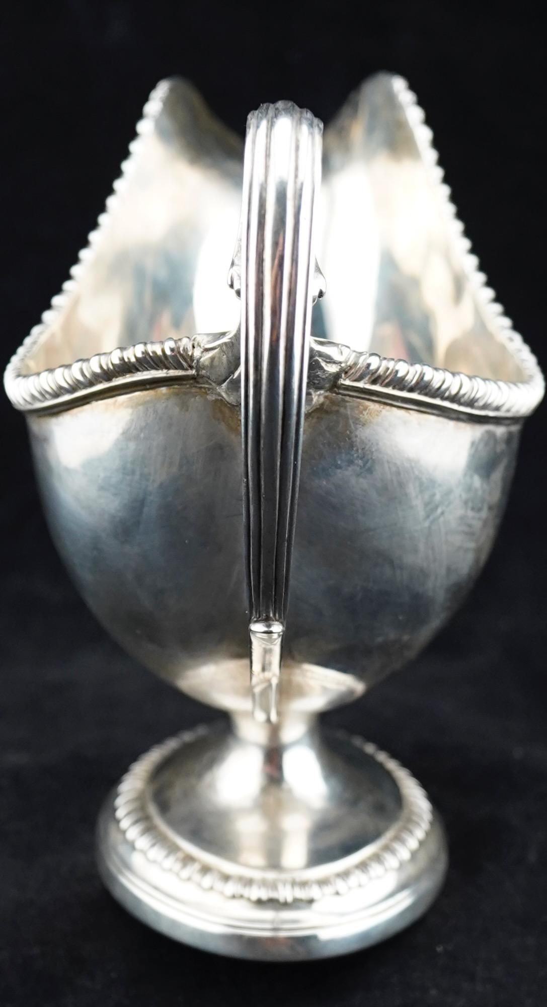 Englisch Sterling George III Sauce Boot London 1792 (Gegossen) im Angebot