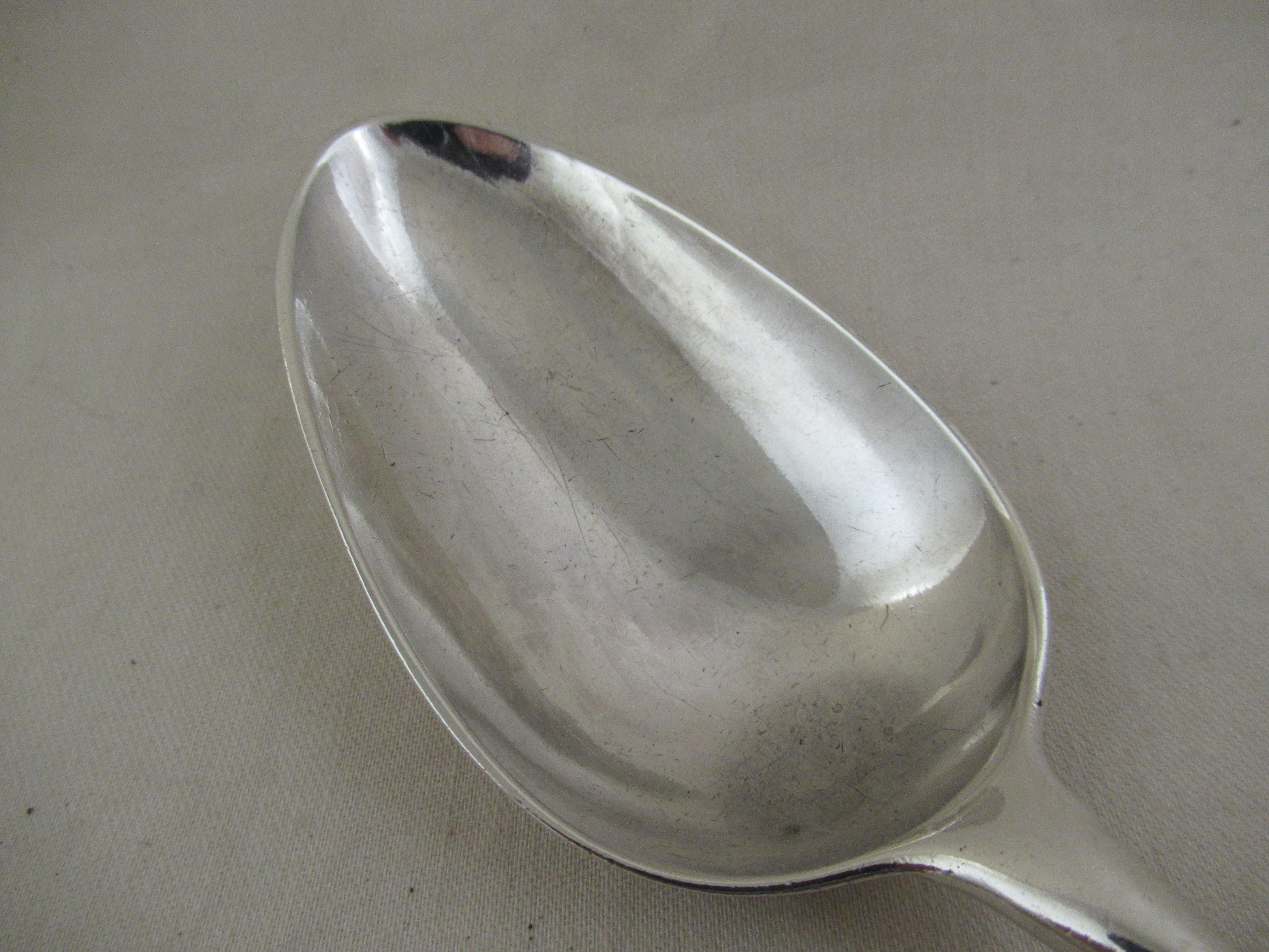 English Sterling Silver - BASTING or GRAVY SPOON - Hallmarked:-LONDON 1791
Considerably longer than a table spoon - would really show up on the dining table.
Twice as heavy as most OE Tablespoons.
A superb spoon that has had an absolute minimum of
