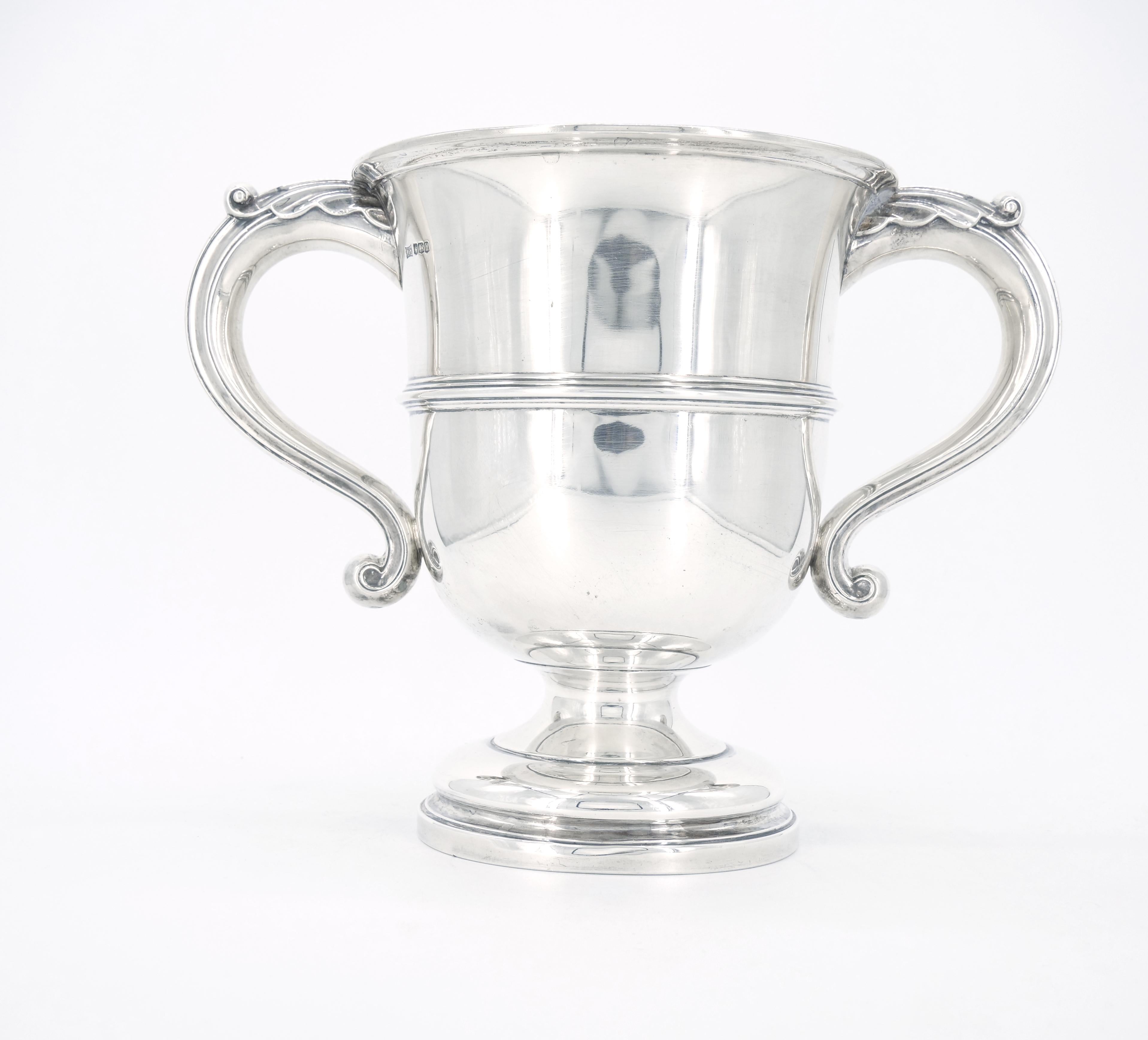 Victorian English Sterling Silver Barware Ice Bucket / Cooler By Walker & Hall For Sale