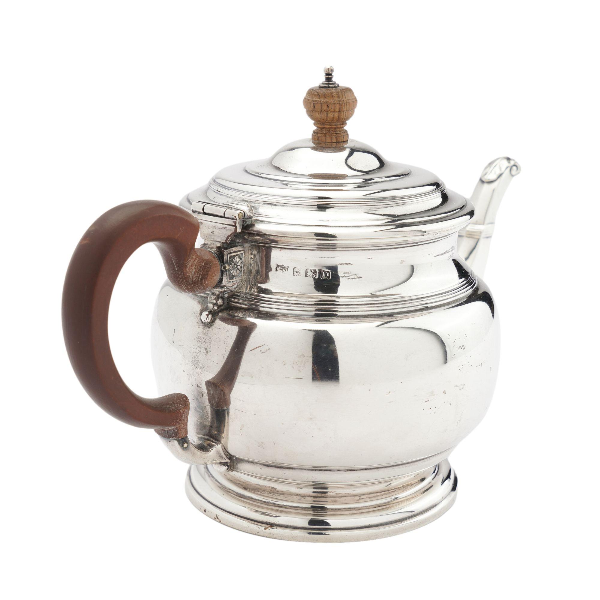 English sterling silver coffee, tea, and hot water pots by Mappin & Webb, 1929 3