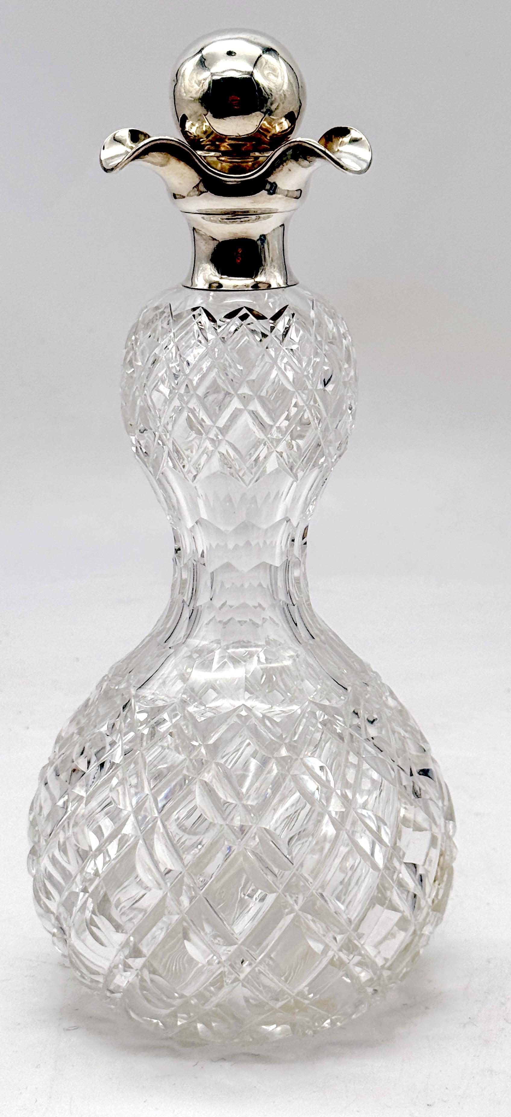 Edoardiano Decanter a collo di spillo in argento sterling e cristallo tagliato, Londra, 1906 in vendita