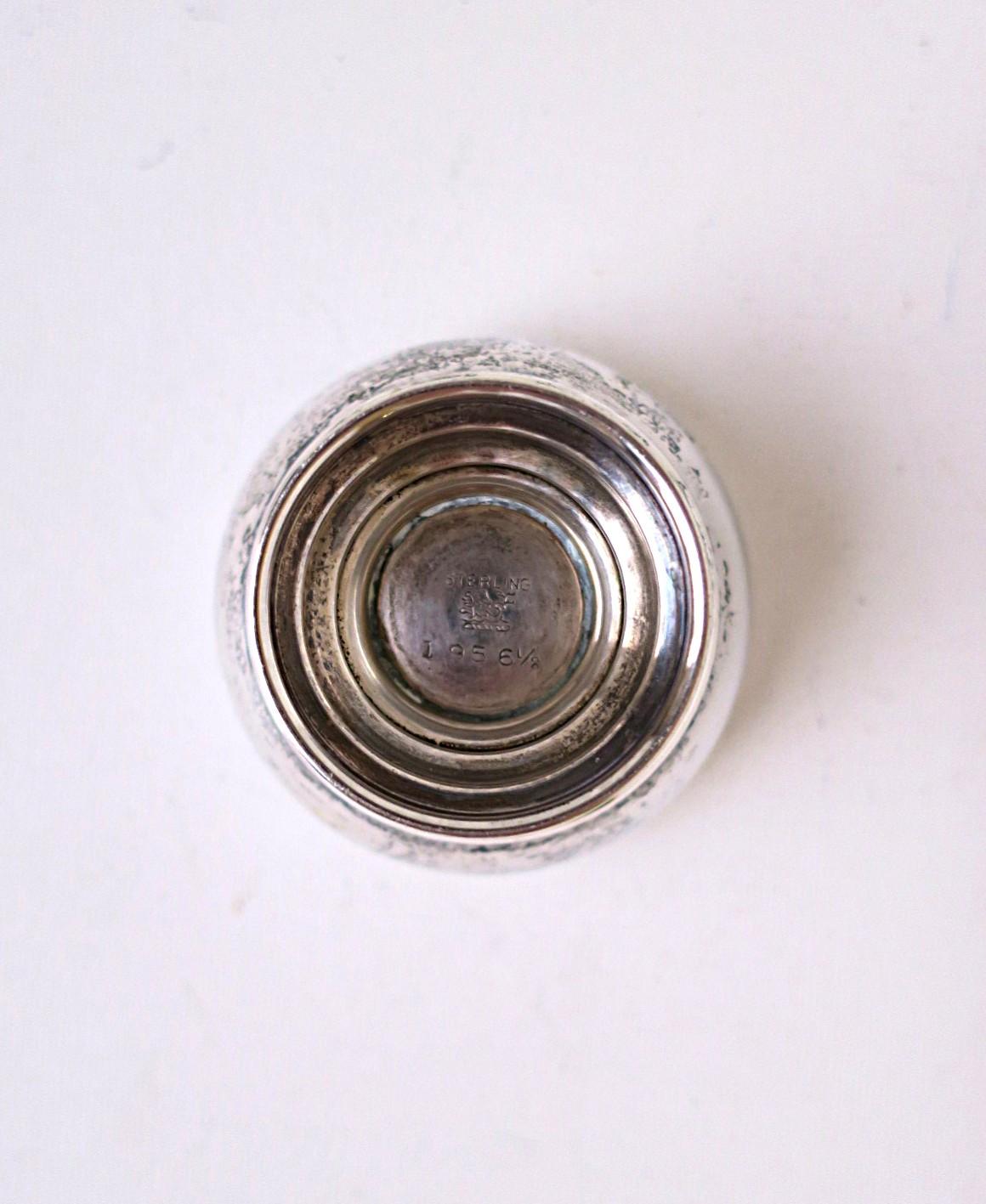 Vaso a forma di ciotola con piede in argento Sterling, piccolo in vendita 3