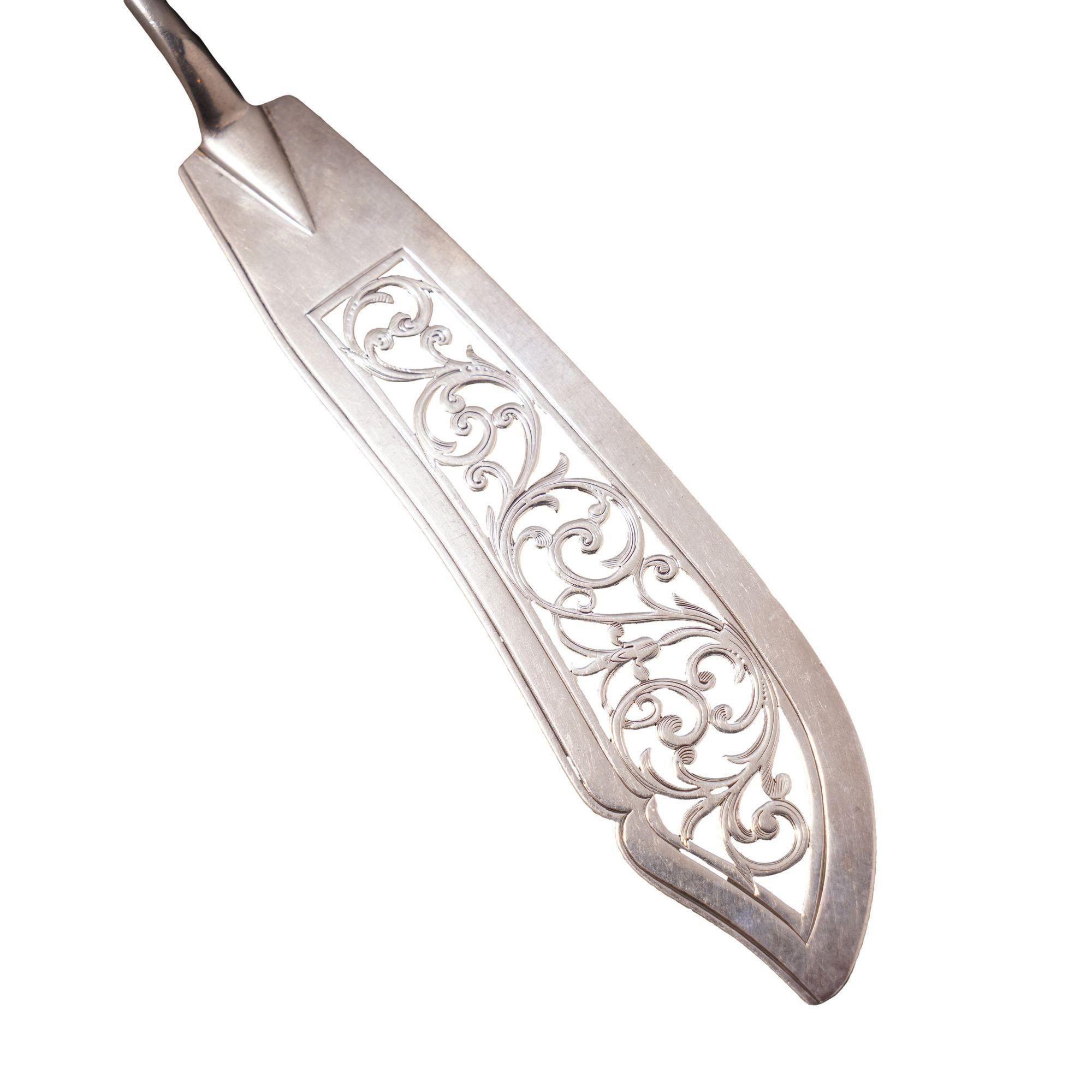 Juego de tenedor y cuchillo de pescado de plata de ley inglesa de Chawner & Co, 1856 en Excelente estado para la venta en Kenilworth, IL