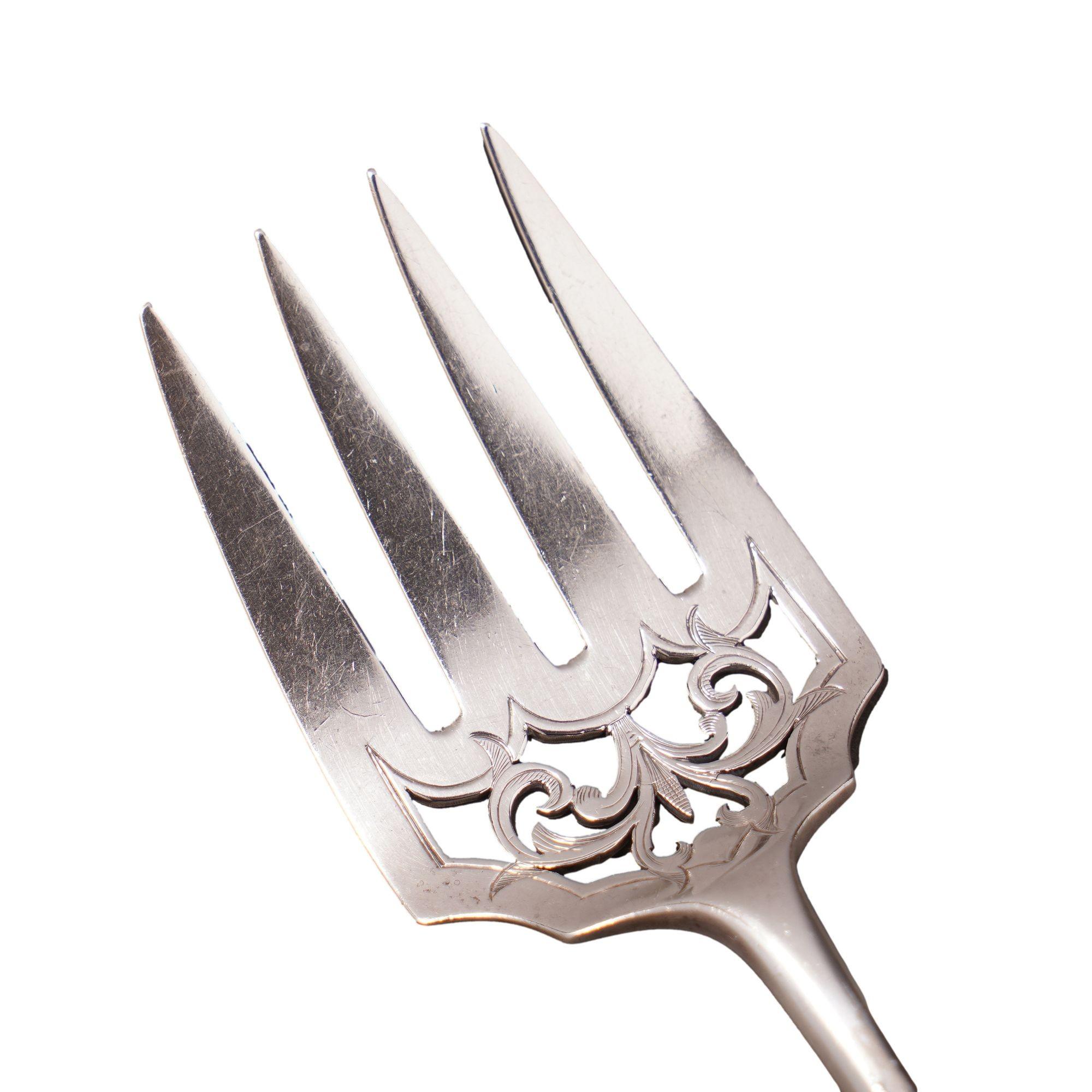 Juego de tenedor y cuchillo de pescado de plata de ley inglesa de Chawner & Co, 1856 en venta 3