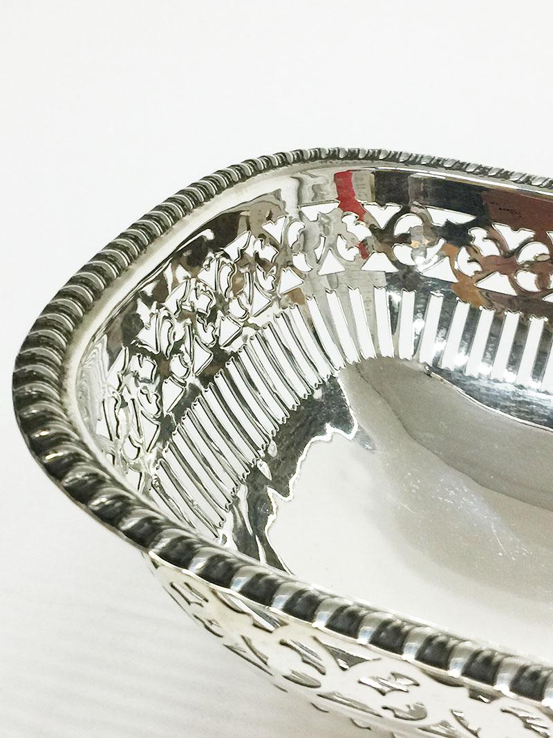 British English Sterling Silver fruit basket by James Deakin & Sons, 1928 For Sale