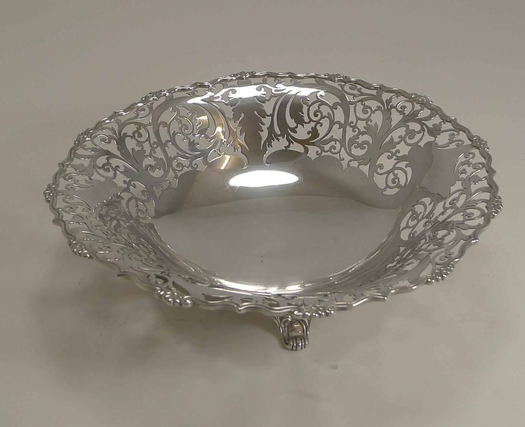 Early 20th Century English Sterling Silver Fruit Basket or Dish by Mappin and Webb, 1929