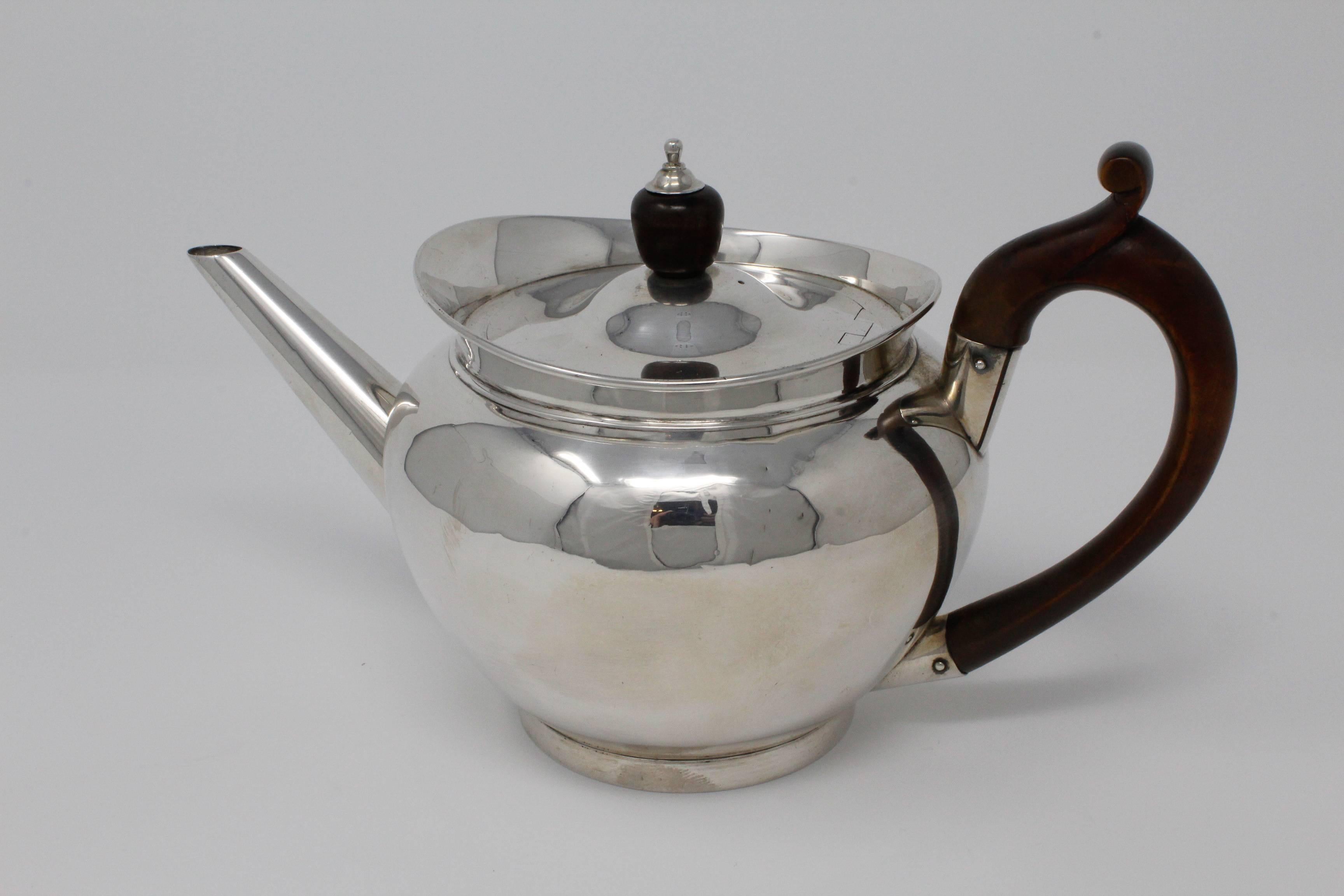 English Sterling Silver Georgian Tea Pot, Robert Garrard I, 1805. Excellent Estate Condition.