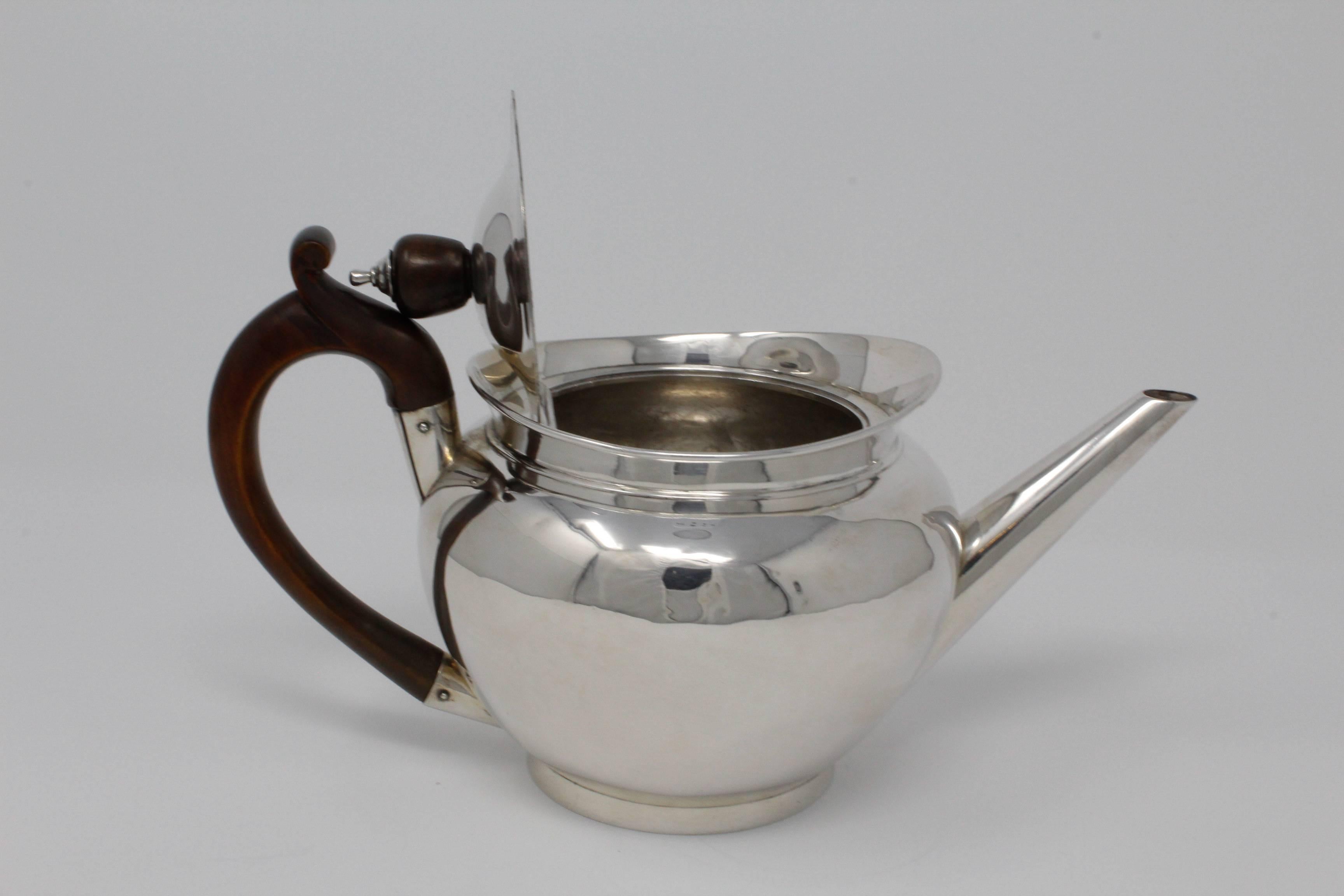 English Sterling Silver Georgian Tea Pot, Robert Garrard I, 1805 In Excellent Condition For Sale In Santa Fe, NM