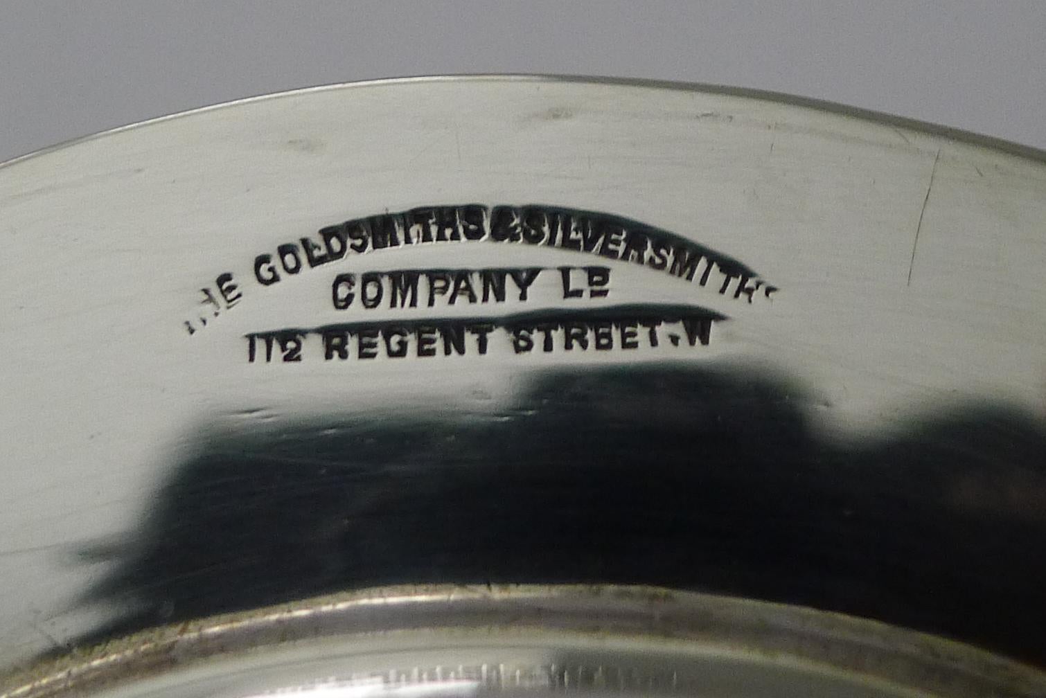 English Sterling Silver Goldsmiths & Silversmiths Co. Ltd. - Art Deco Ashtray  1