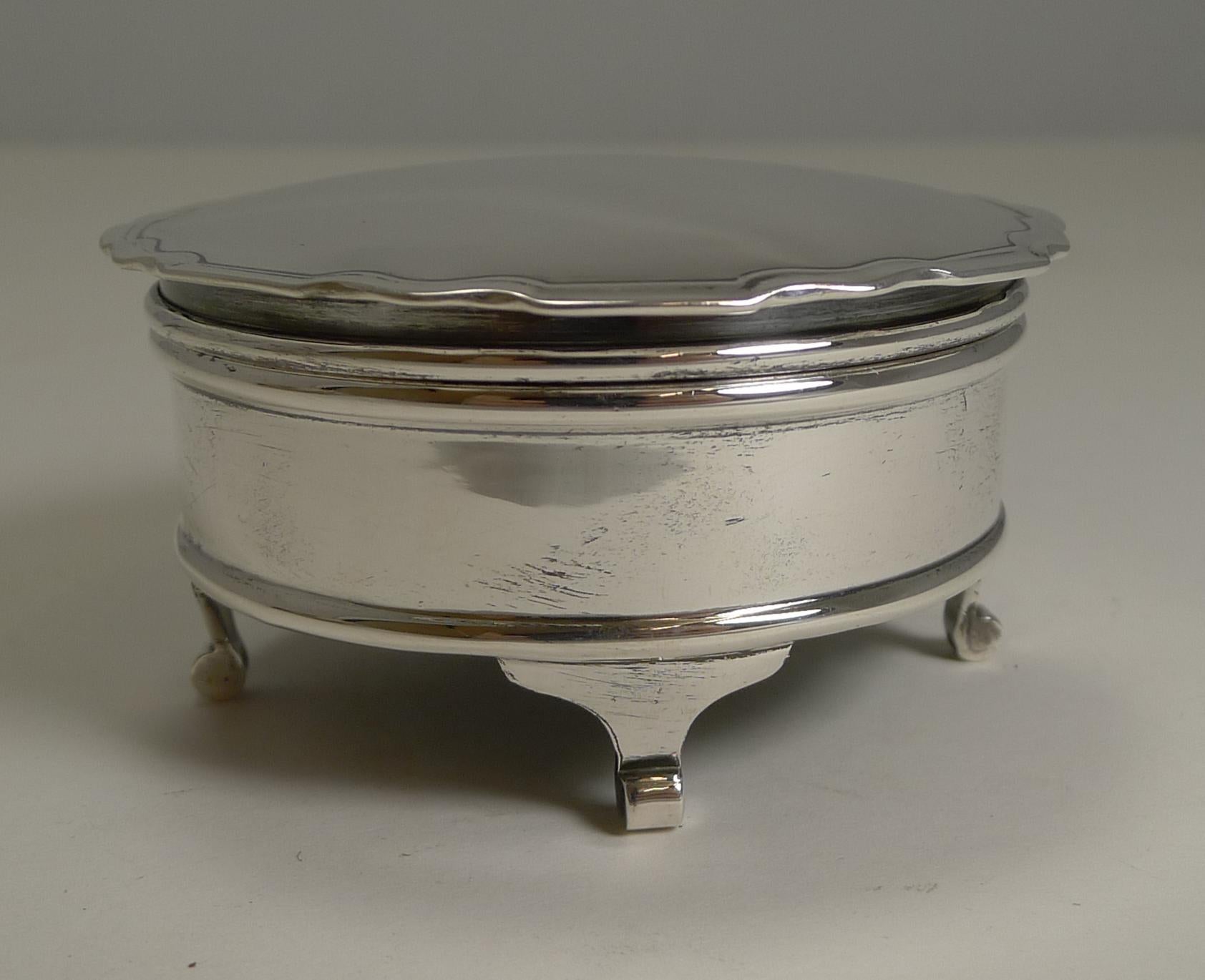 George IV English Sterling Silver Jewellery / Ring Box, 1920 by Walker and Hall