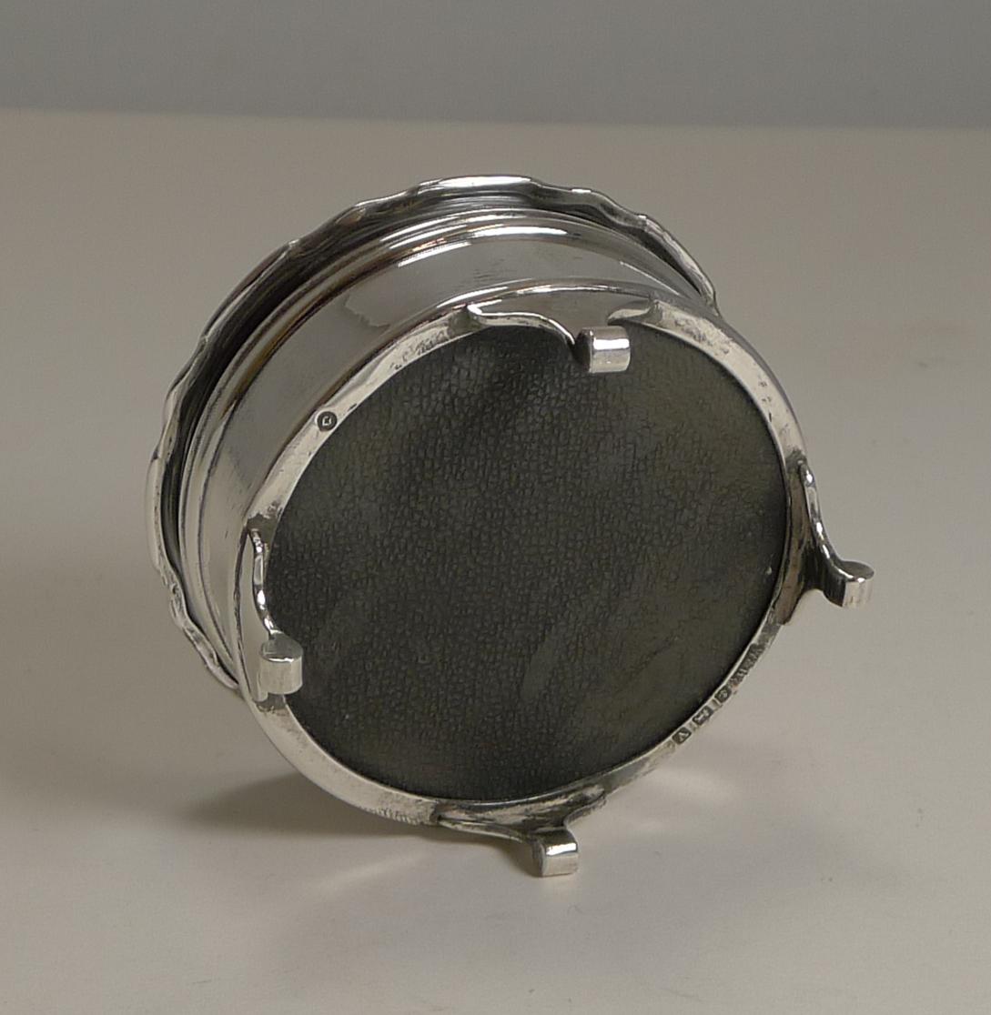 English Sterling Silver Jewellery / Ring Box, 1920 by Walker and Hall In Good Condition In Bath, GB