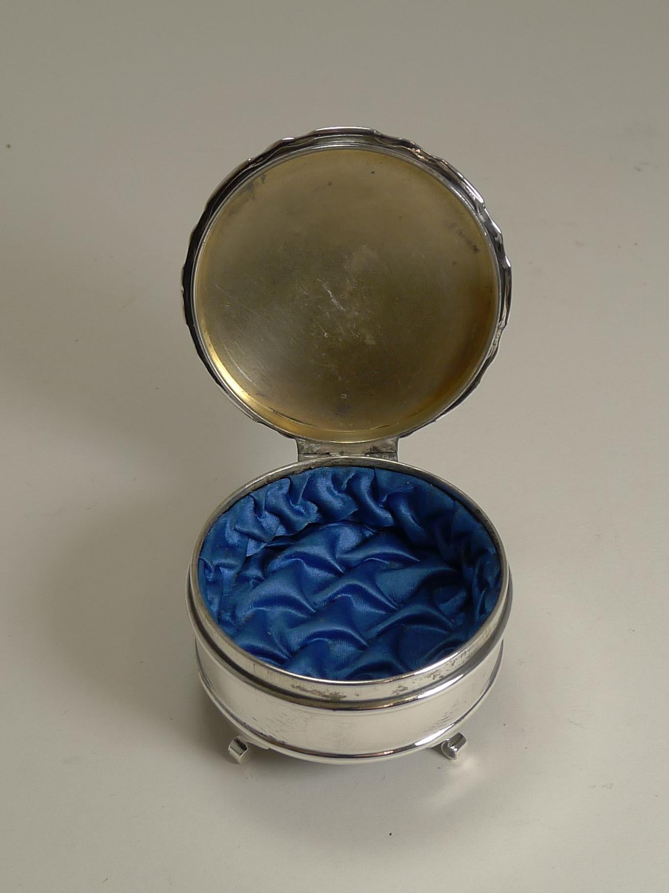 English Sterling Silver Jewellery / Ring Box, 1920 by Walker and Hall 3