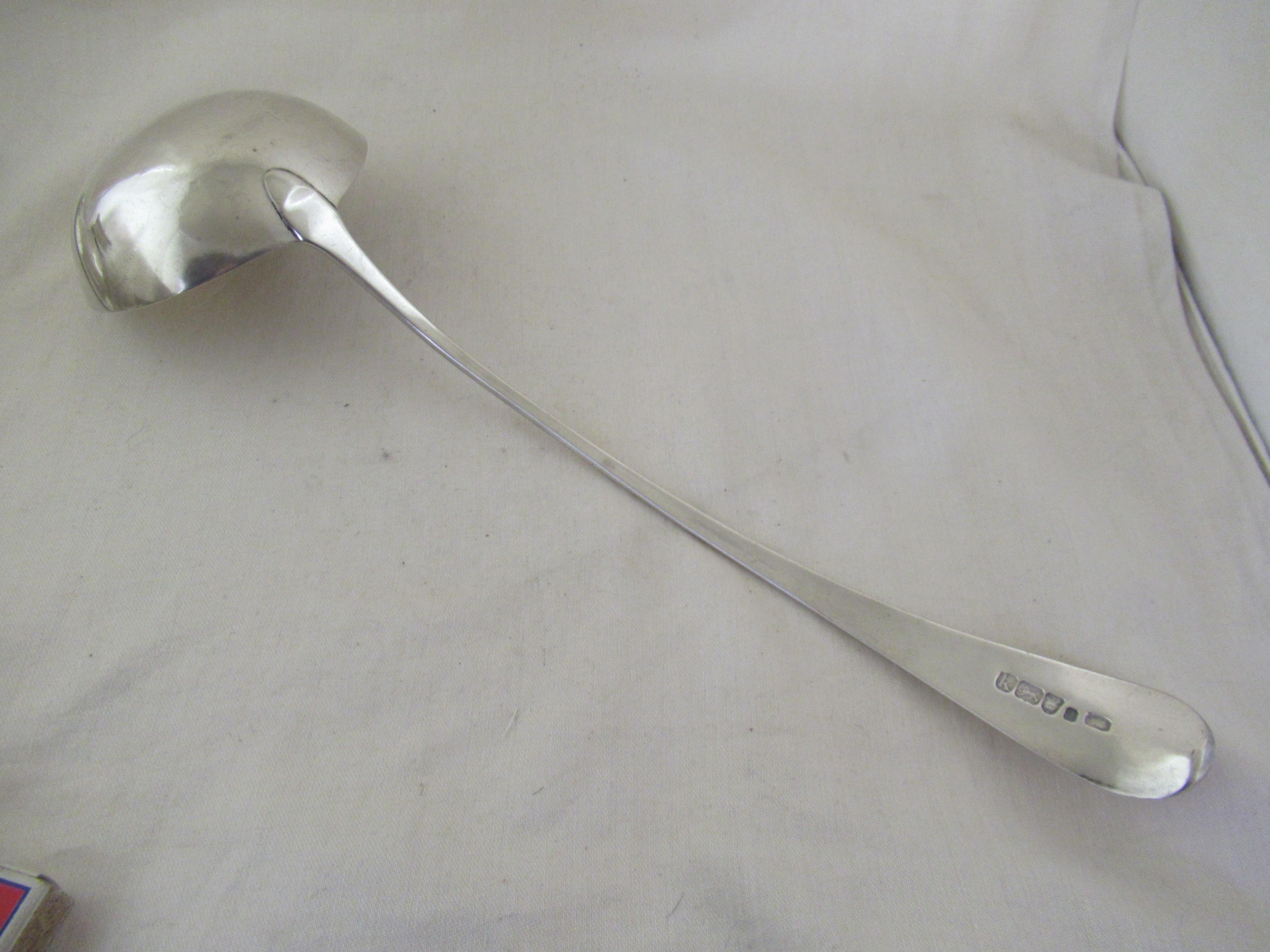 English Sterling Silver - Large PUNCH or SOUP LADLE - Hallmarked:-LONDON 1785 In Good Condition For Sale In York, GB