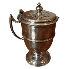 Tazza inglese con coperchio in argento sterling, come la Maundy Ewer