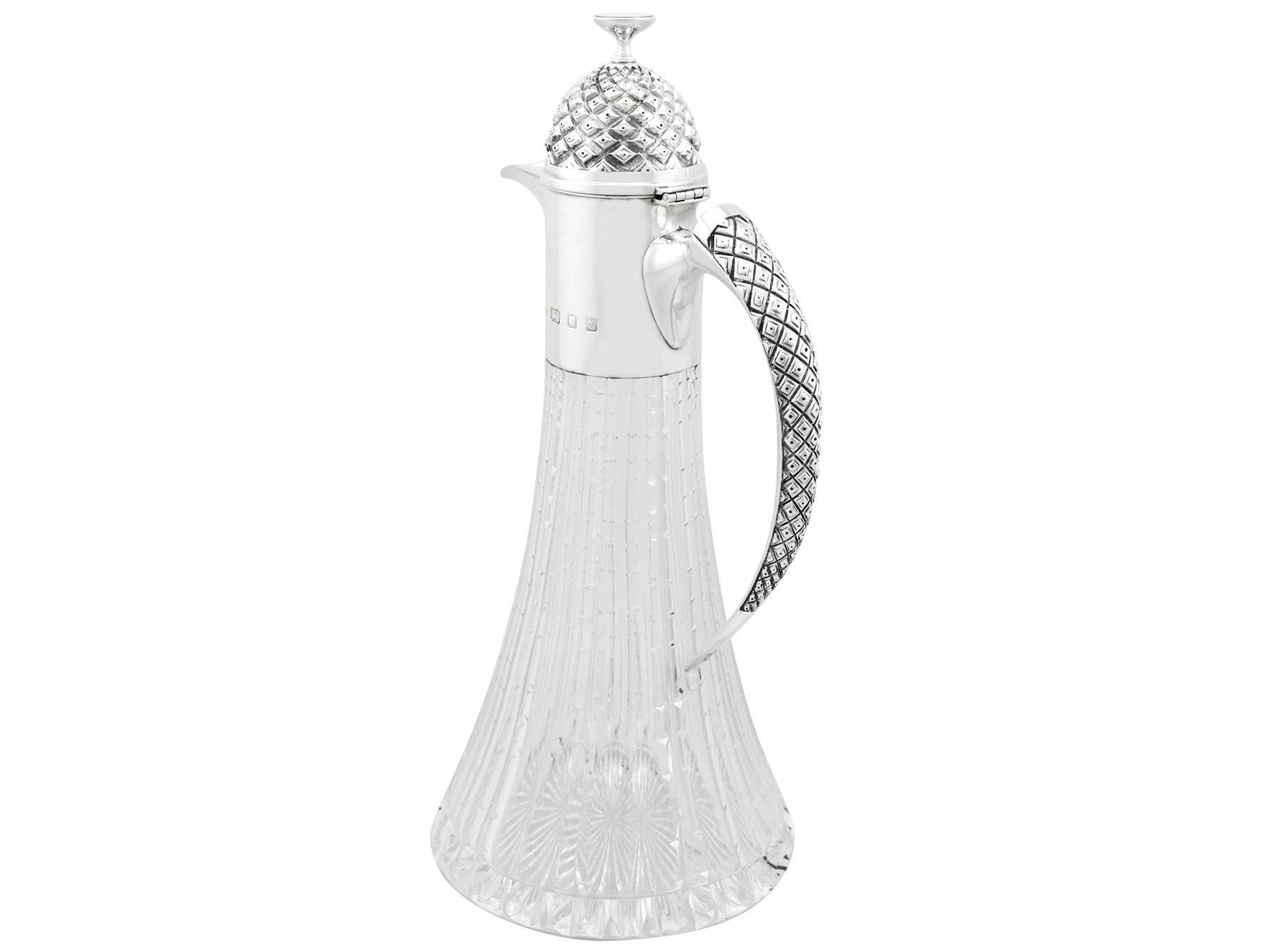 Jarra inglesa vintage de clarete de cristal montada en plata de ley y copas a juego Silver en venta