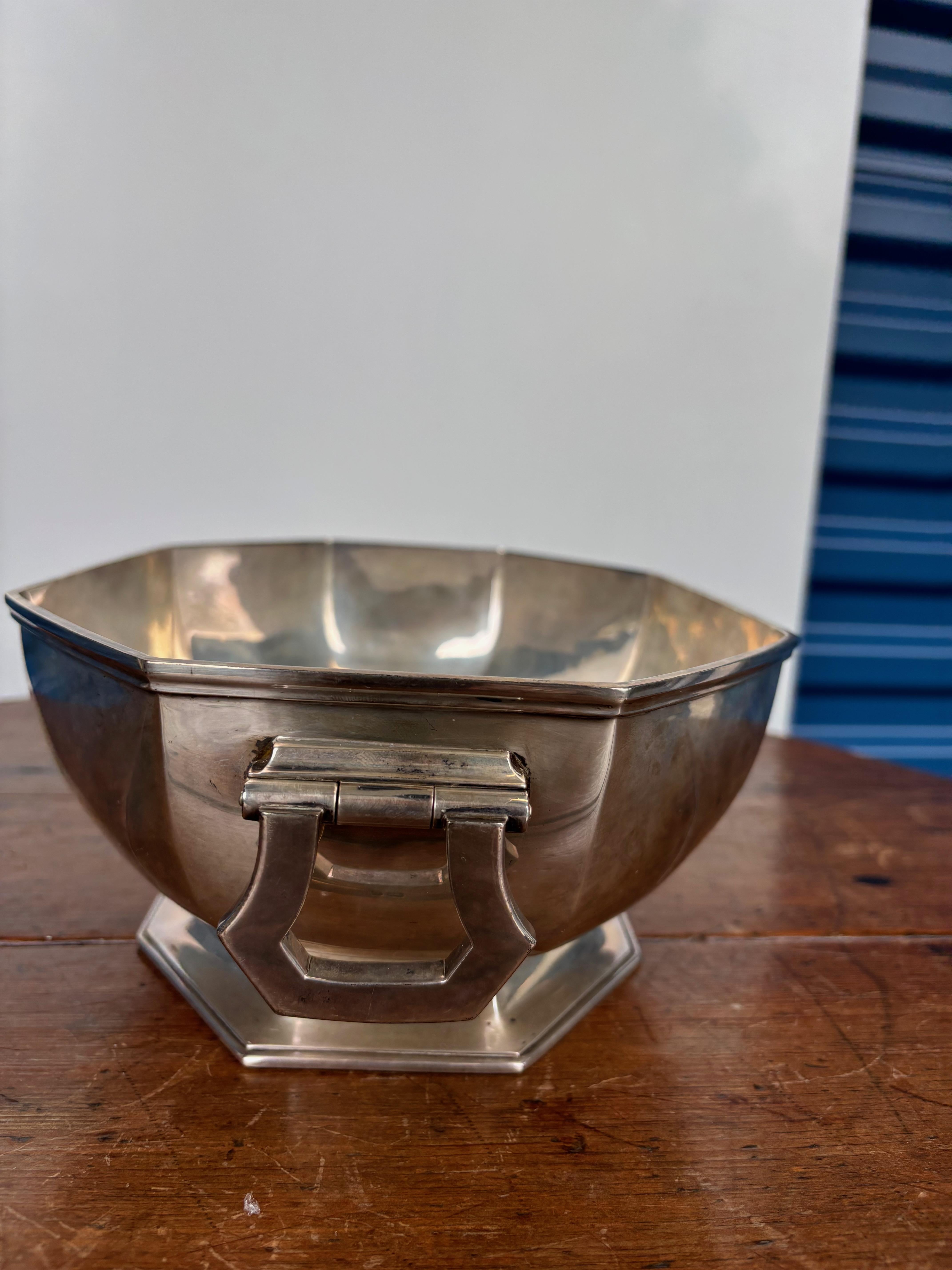 English Sterling Silver Octagonal Centerpiece Bowl by James Robinson, 20th C. For Sale 2
