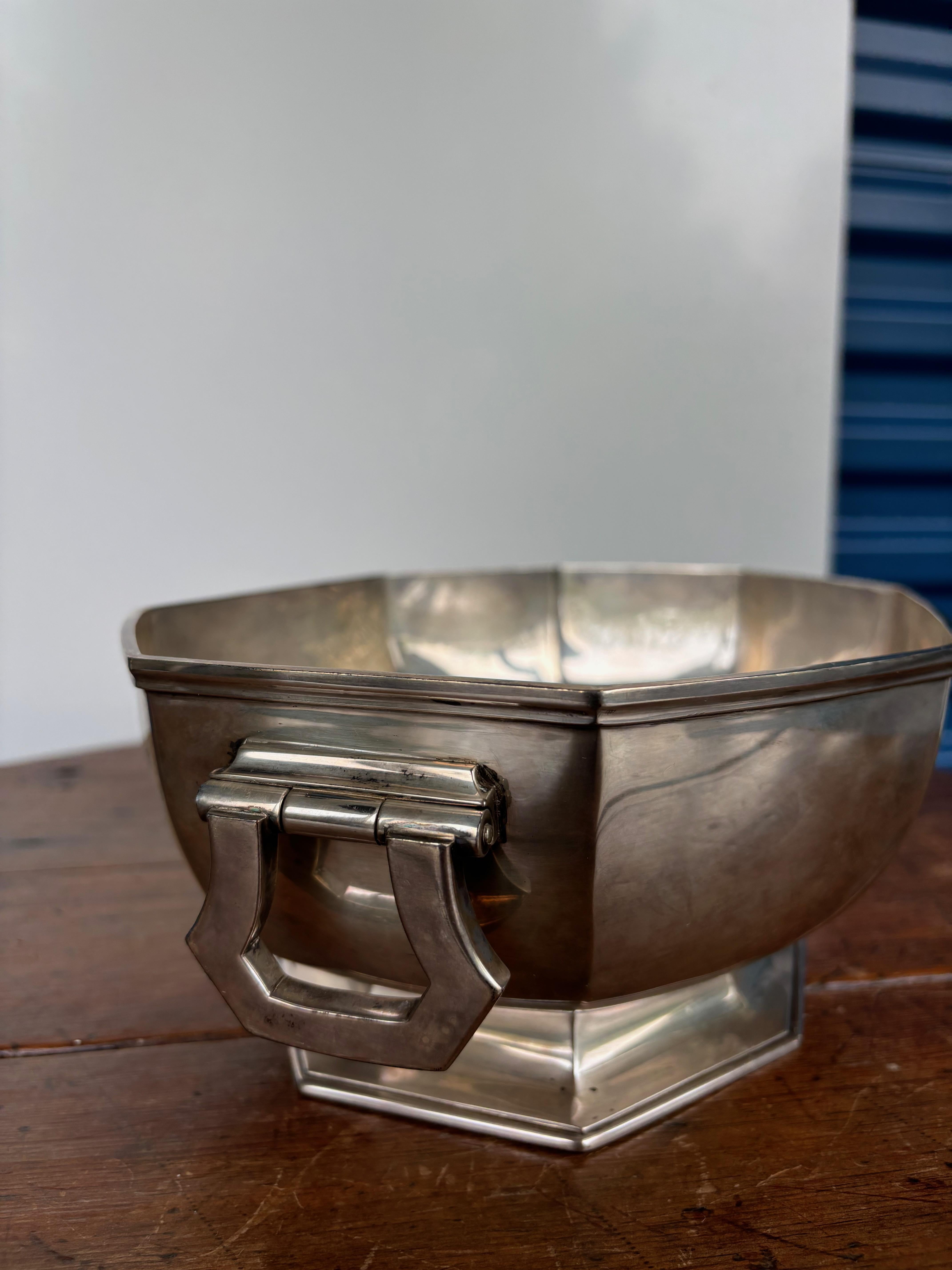 English Sterling Silver Octagonal Centerpiece Bowl by James Robinson, 20th C. For Sale 3