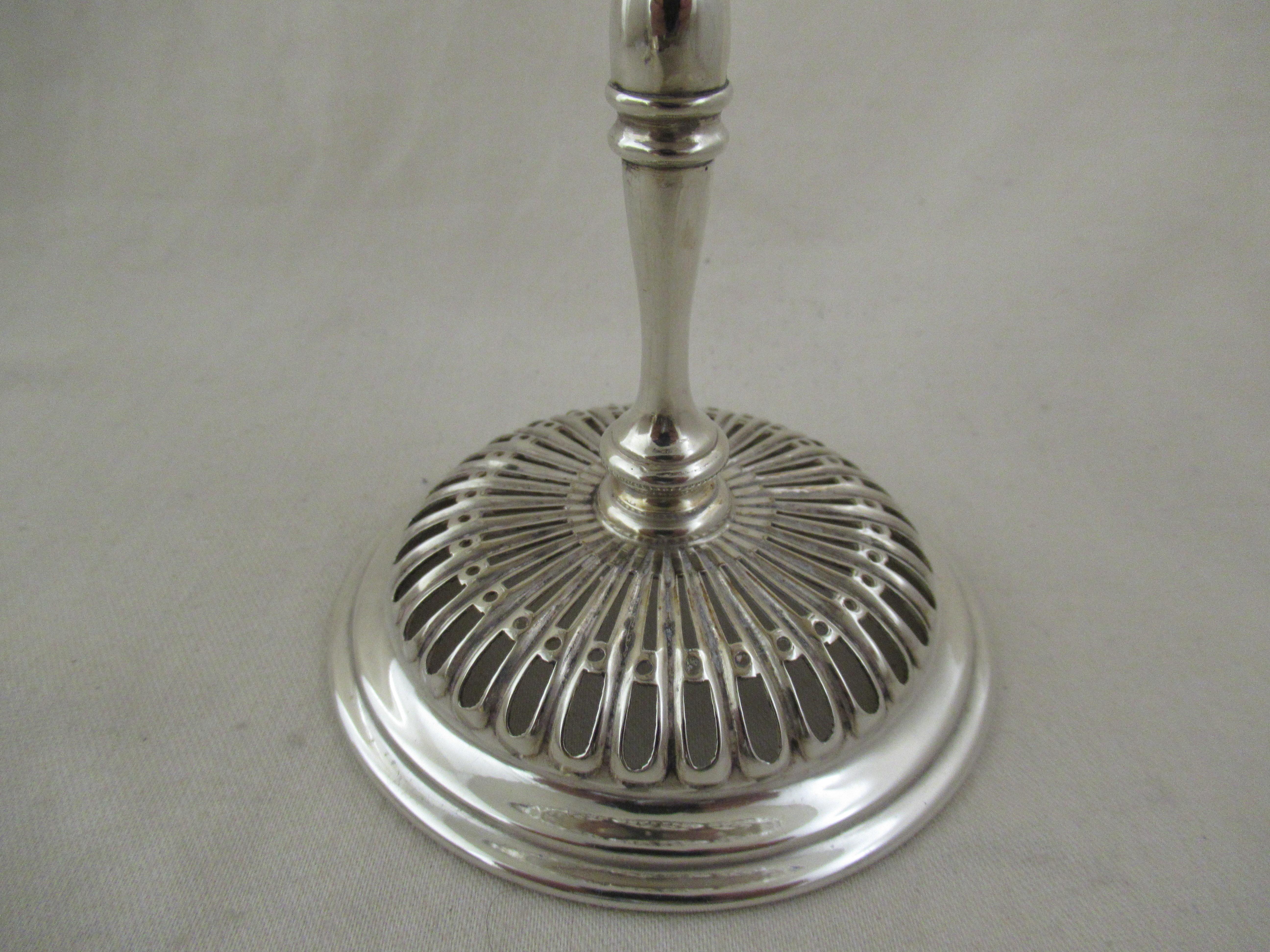 Art nouveau Paire de COMPORTS PEDESTAL anglais en argent sterling - Poinçonné : SHEFFIELD 1912 en vente
