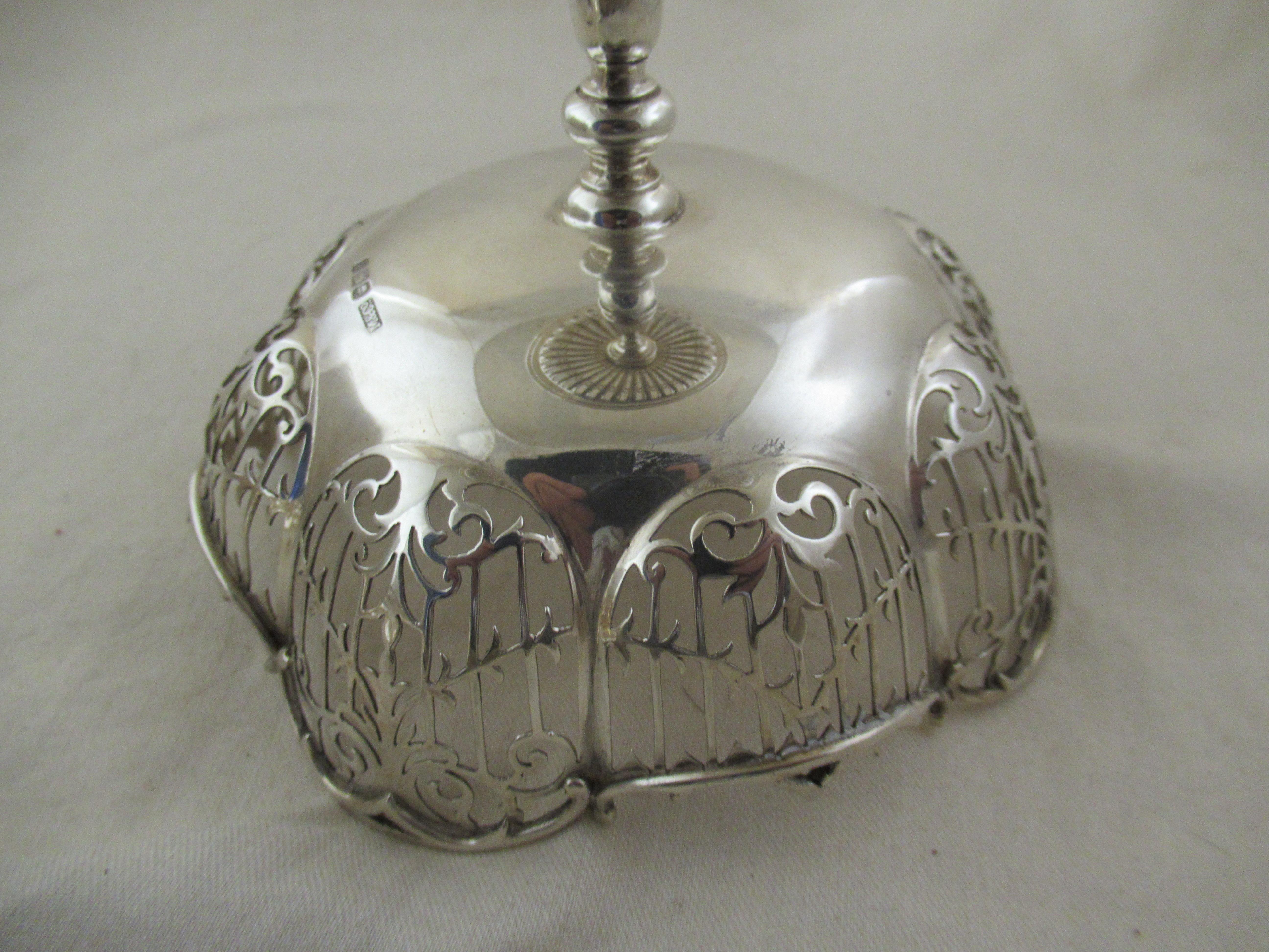 Paire de COMPORTS PEDESTAL anglais en argent sterling - Poinçonné : SHEFFIELD 1912 Bon état - En vente à York, GB
