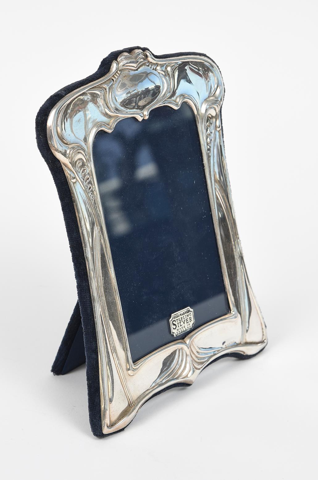 Inglese Cornice inglese in argento Sterling in vendita