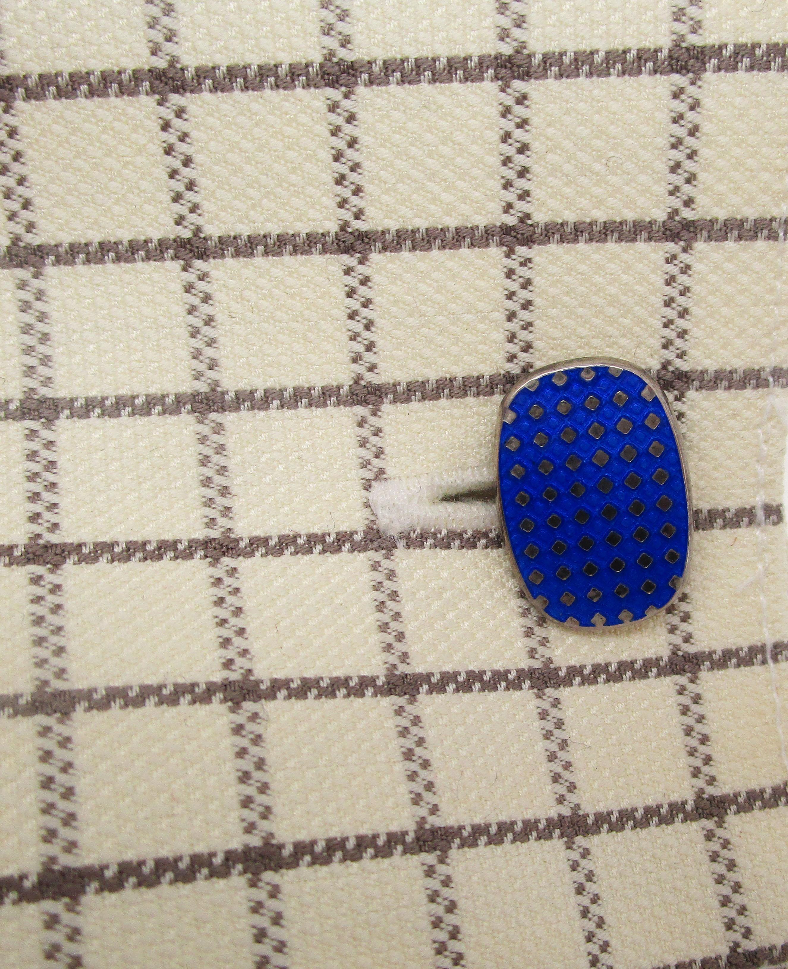 English Sterling Silver Royal Blue Enamel Swivel Bar Cufflinks In Excellent Condition For Sale In Lexington, KY