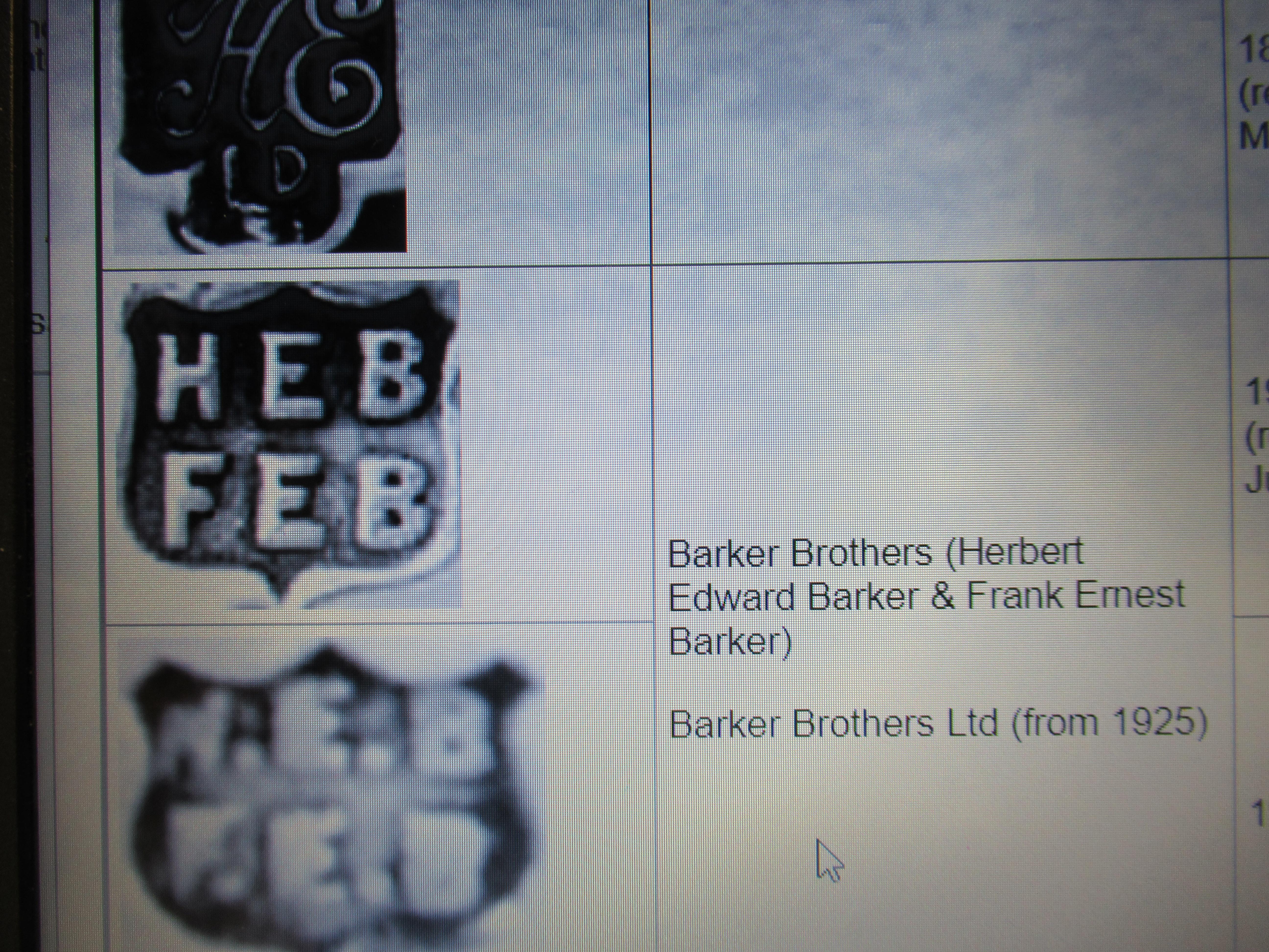 Fait main Caddy à thé en argent sterling anglais, poinçonné, Chester1909 par Barker Brothers en vente