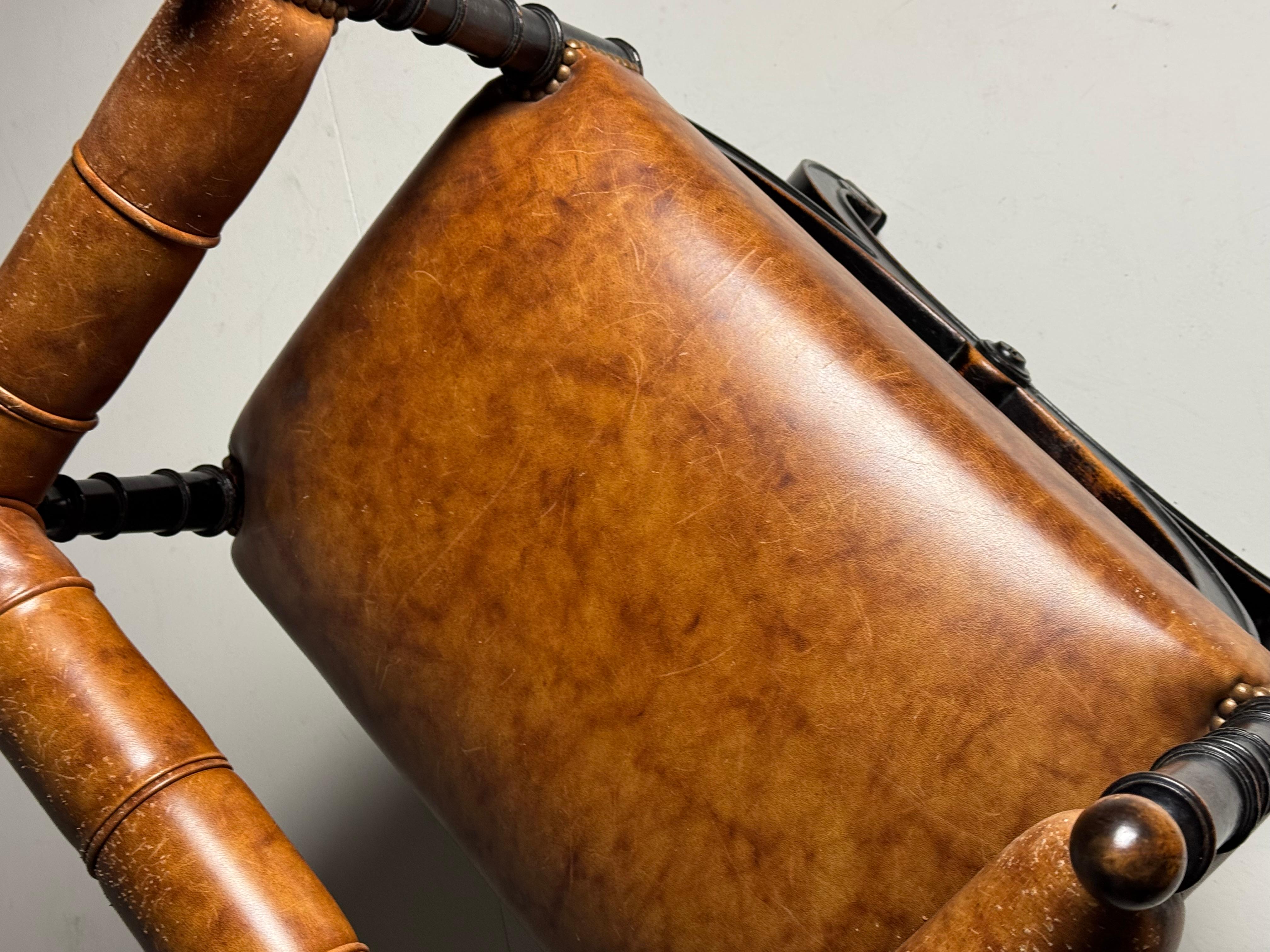 Englischer Hocker Classic Leder 20. Jahrhundert im Angebot 4
