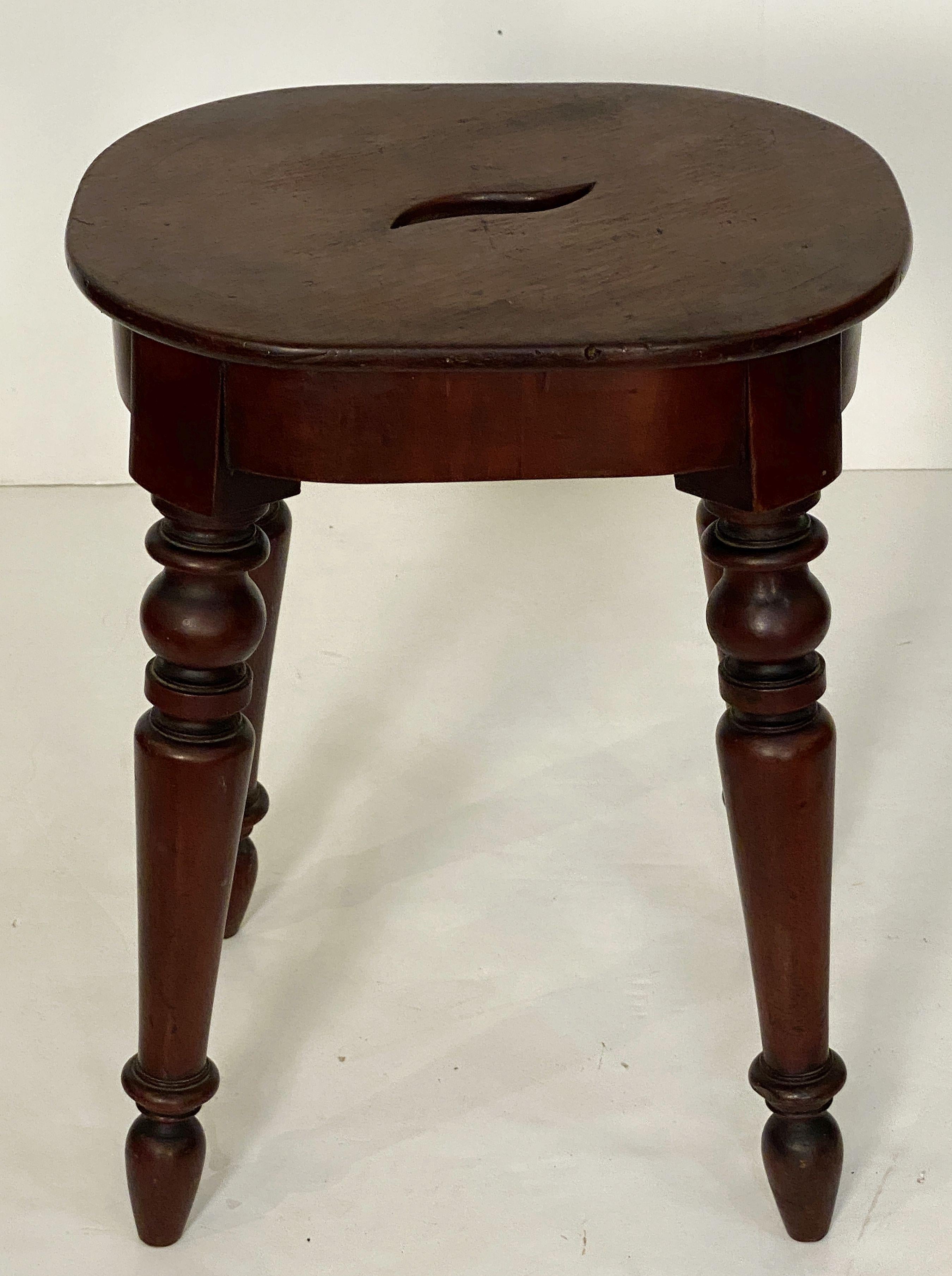 English Stool of Mahogany with Oval Seat and Turned Legs For Sale 1