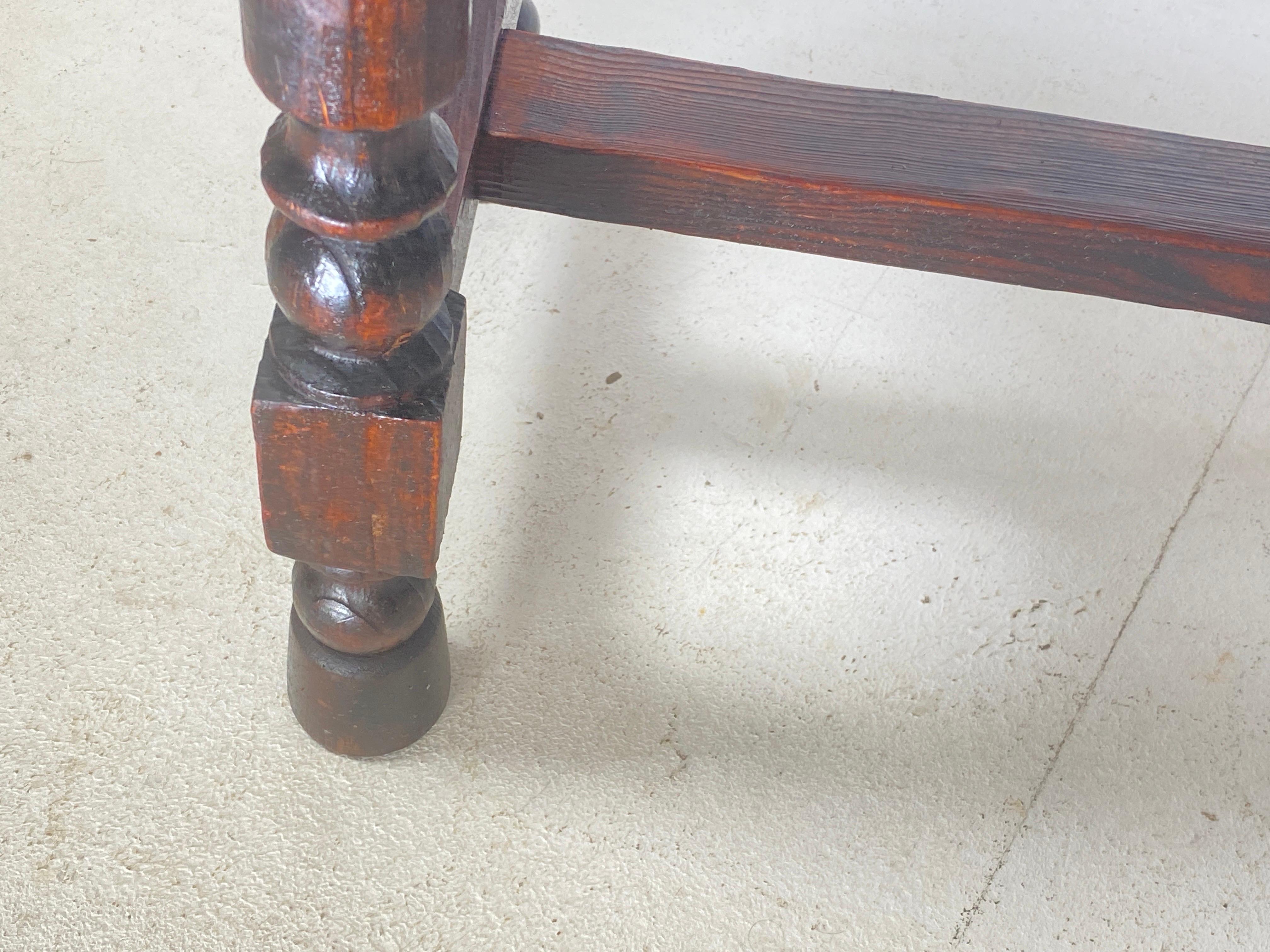 English Stool wood and Leather Twisted Legs, 20th Century, Brown Color For Sale 2