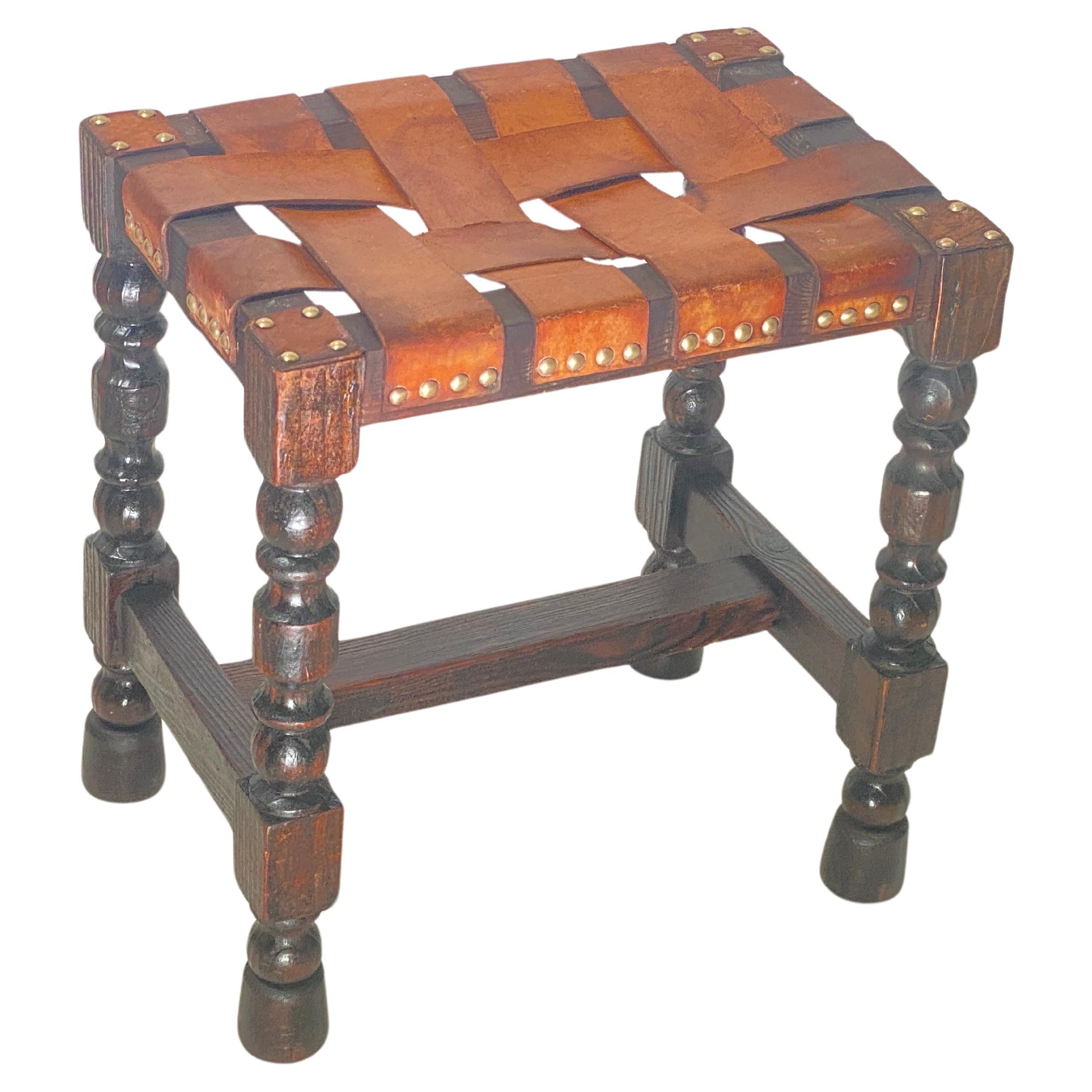 Victorian English Stool wood and Leather Twisted Legs, 20th Century, Brown Color For Sale