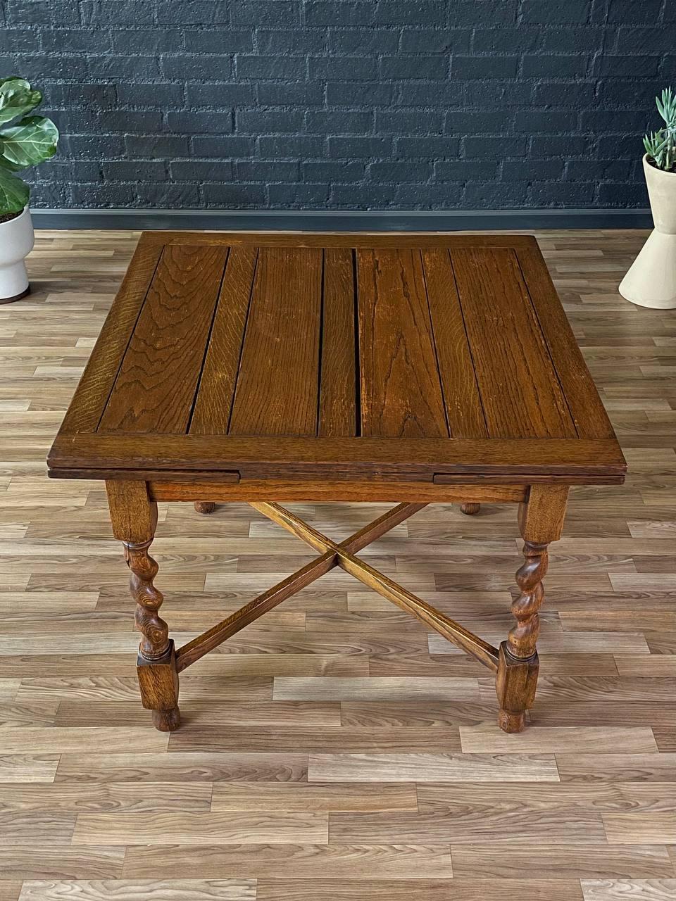 American English Style Antique Farmhouse Oak Expanding Draw-Leaf Dining Table