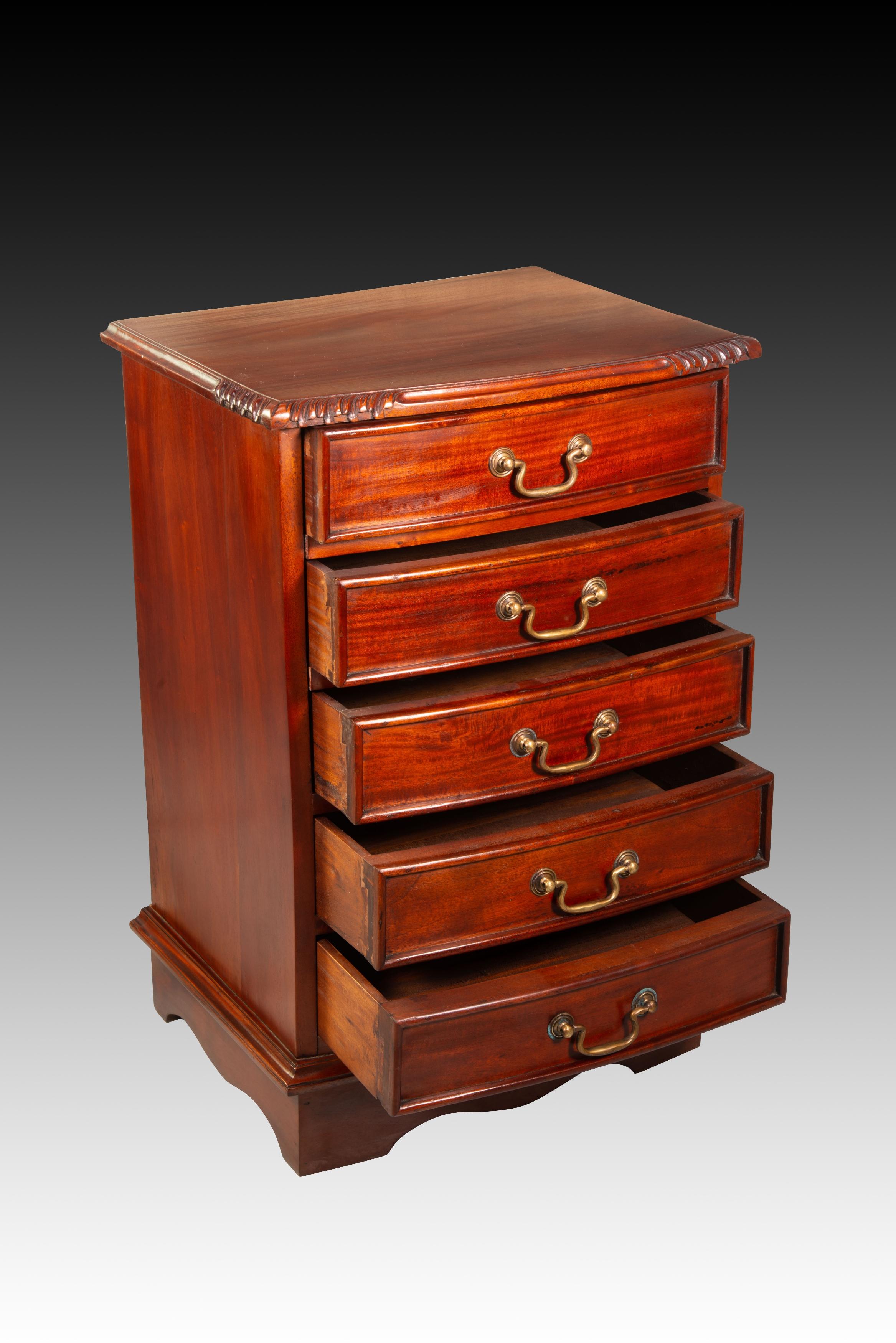 English style bedside table; pair of two. In Good Condition In Madrid, ES