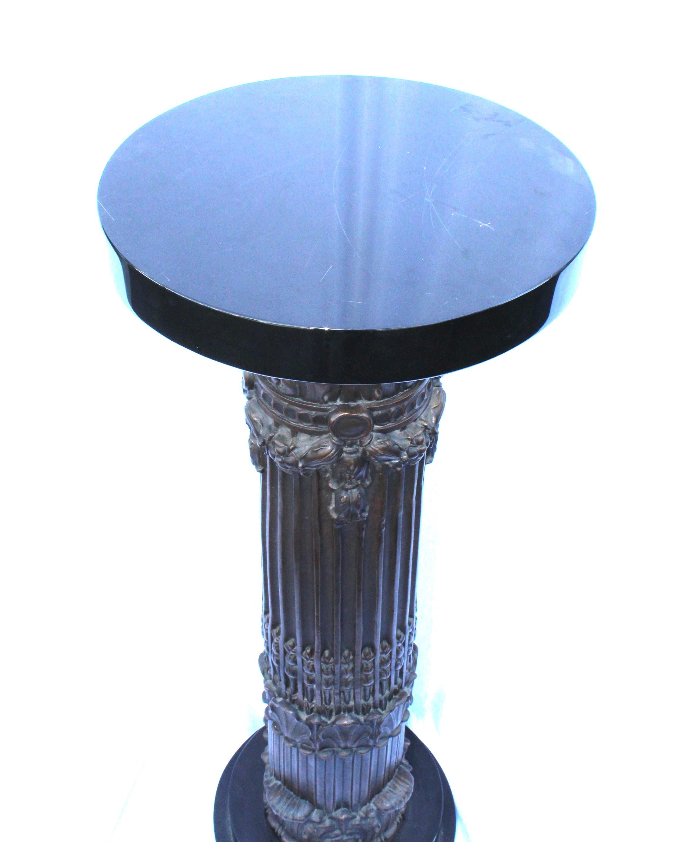 English Style  Bronze & Black Marble Pedestal In Good Condition For Sale In Los Angeles, CA