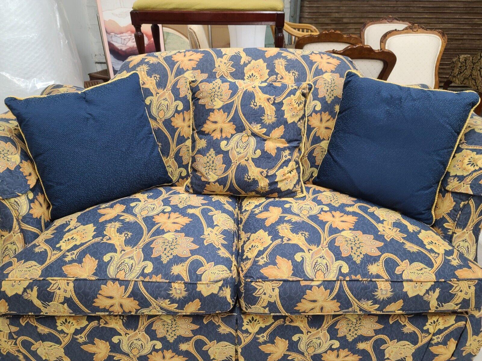 Roll-Arm-Sofa im englischen Stil von Century Furniture im Zustand „Gut“ im Angebot in Lake Worth, FL