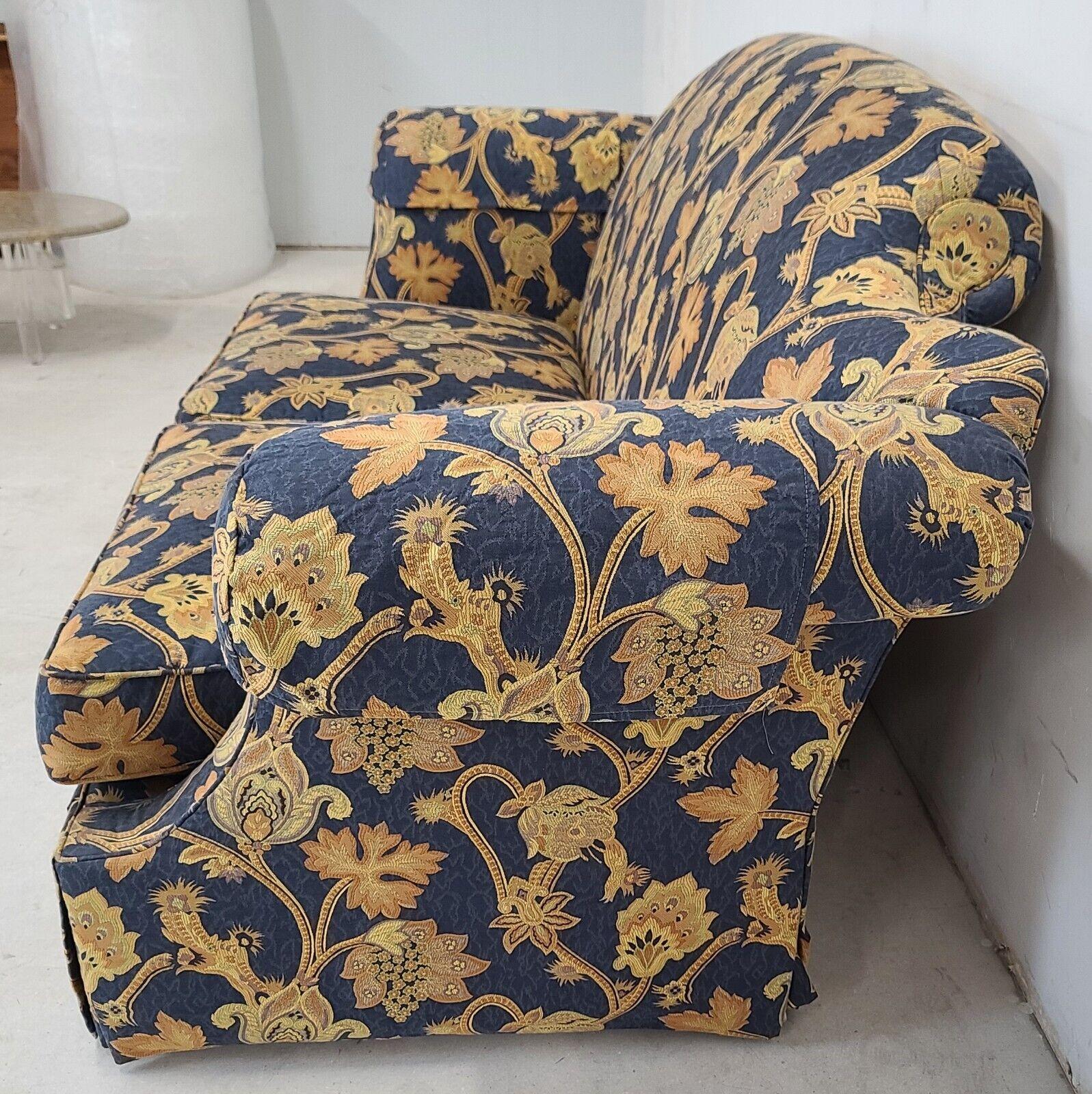 Roll-Arm-Sofa im englischen Stil von Century Furniture (Ende des 20. Jahrhunderts) im Angebot