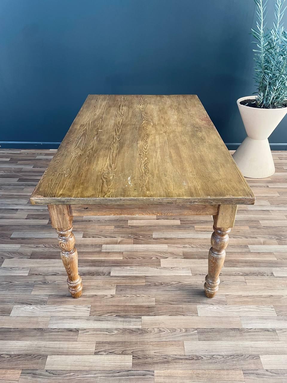 English Style Rustic Primitive Farm Table In Good Condition In Los Angeles, CA