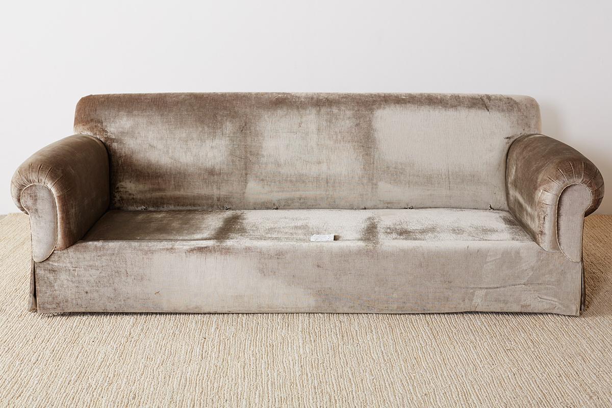 English Style Three-Seat Velvet Sofa 8