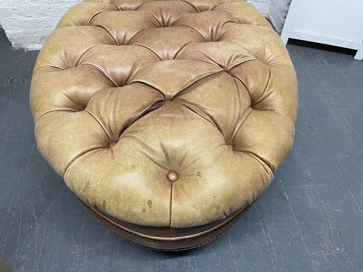 English Style Tufted Leather Oval Shaped Bench For Sale 1