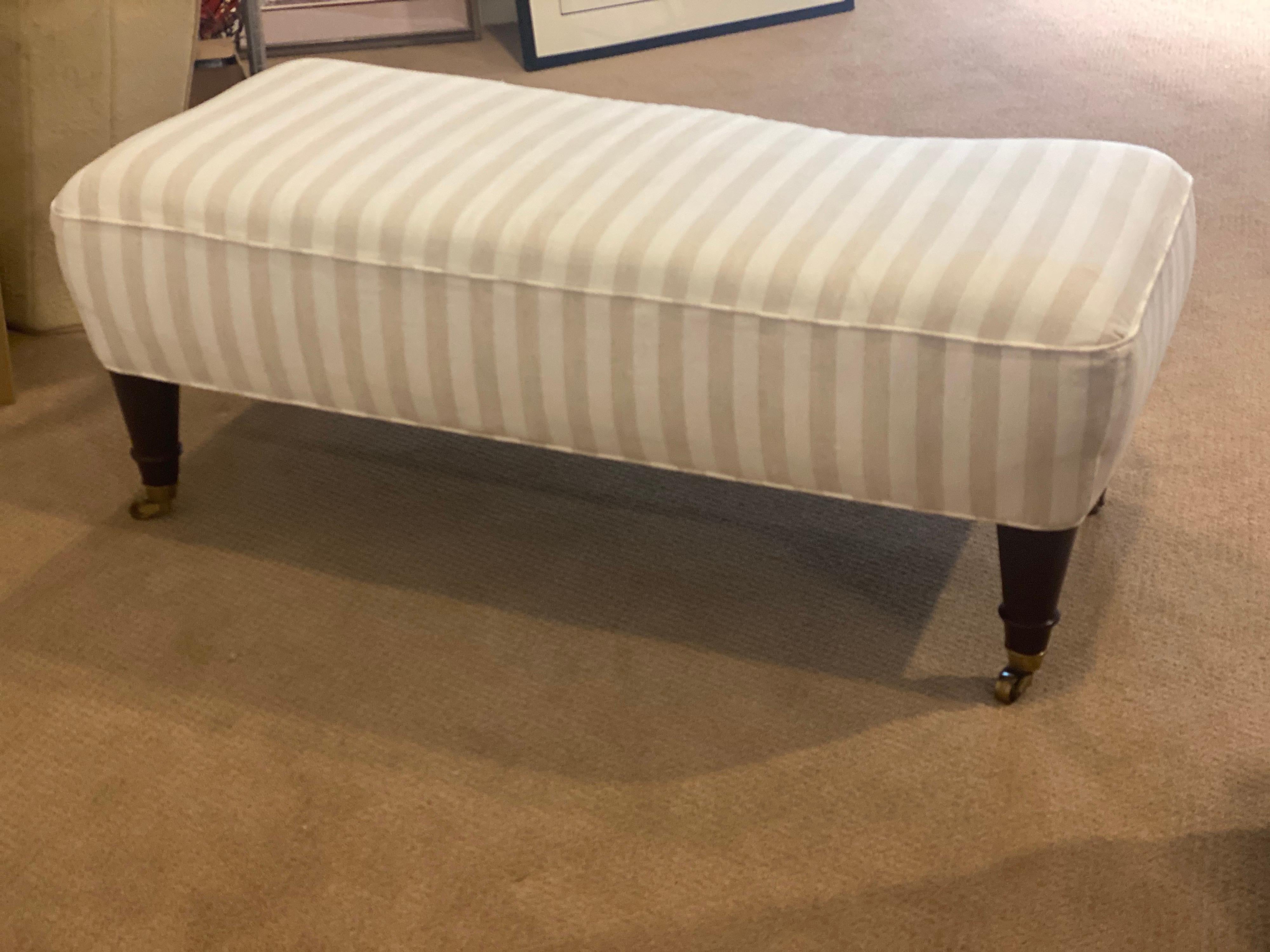 American English Style Upholstered Bench