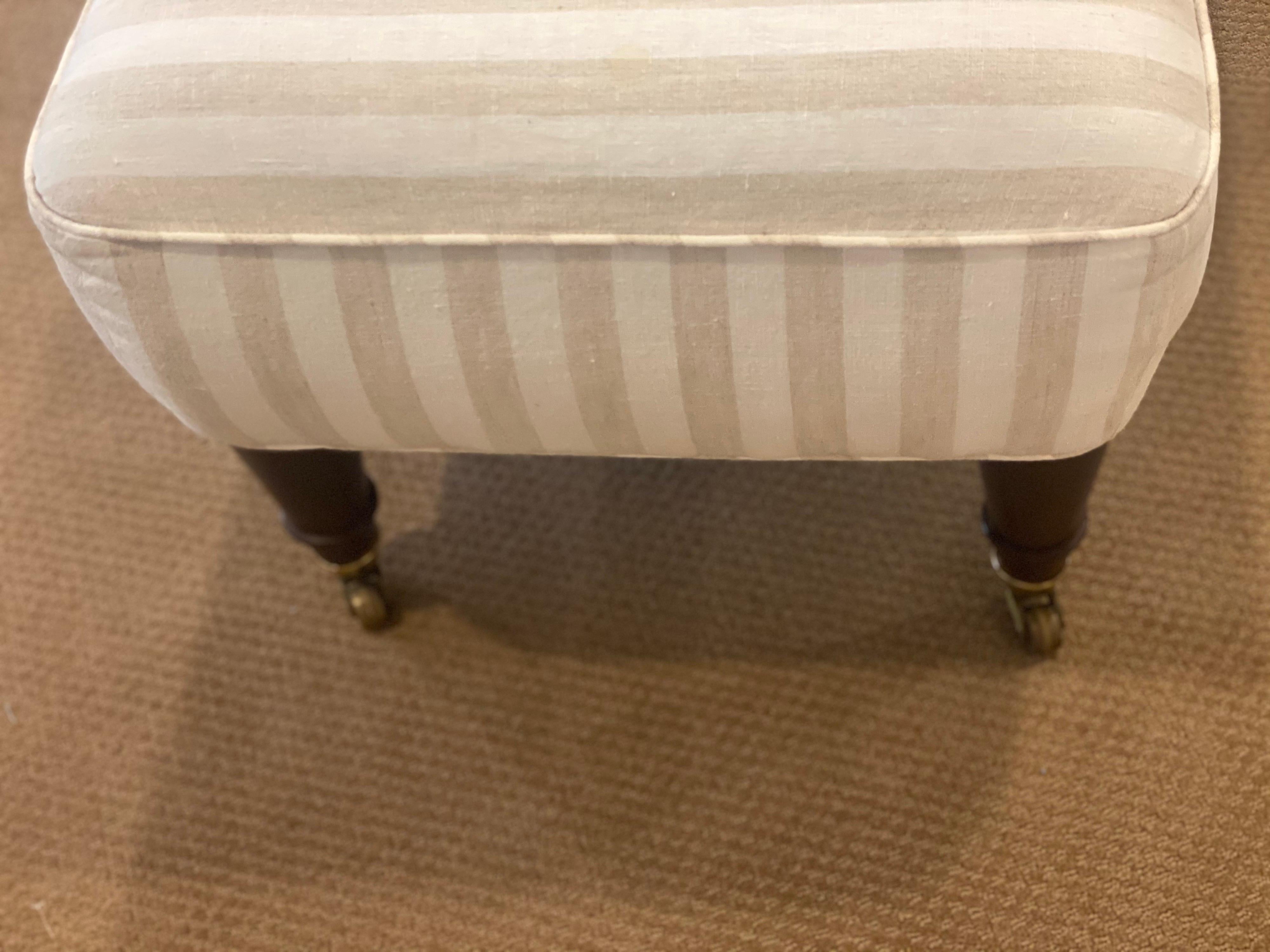 English Style Upholstered Bench In Good Condition In Southampton, NY