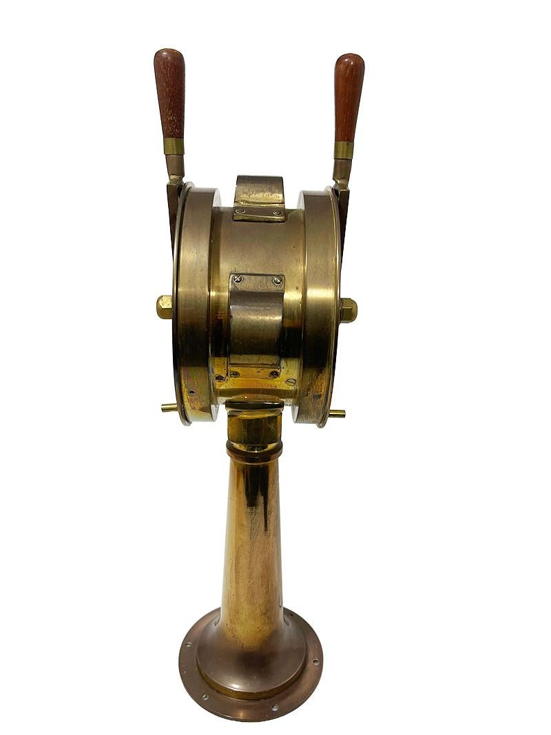 English Swan, Hunter & Wigham Richardson Ships Telegraph No. 1858, 1940

English Swan, Hunter & Wigham Richardson Ships Telegraph with twin faced head and English commends on a brass column. The bell rings loudly when you change the handle from one