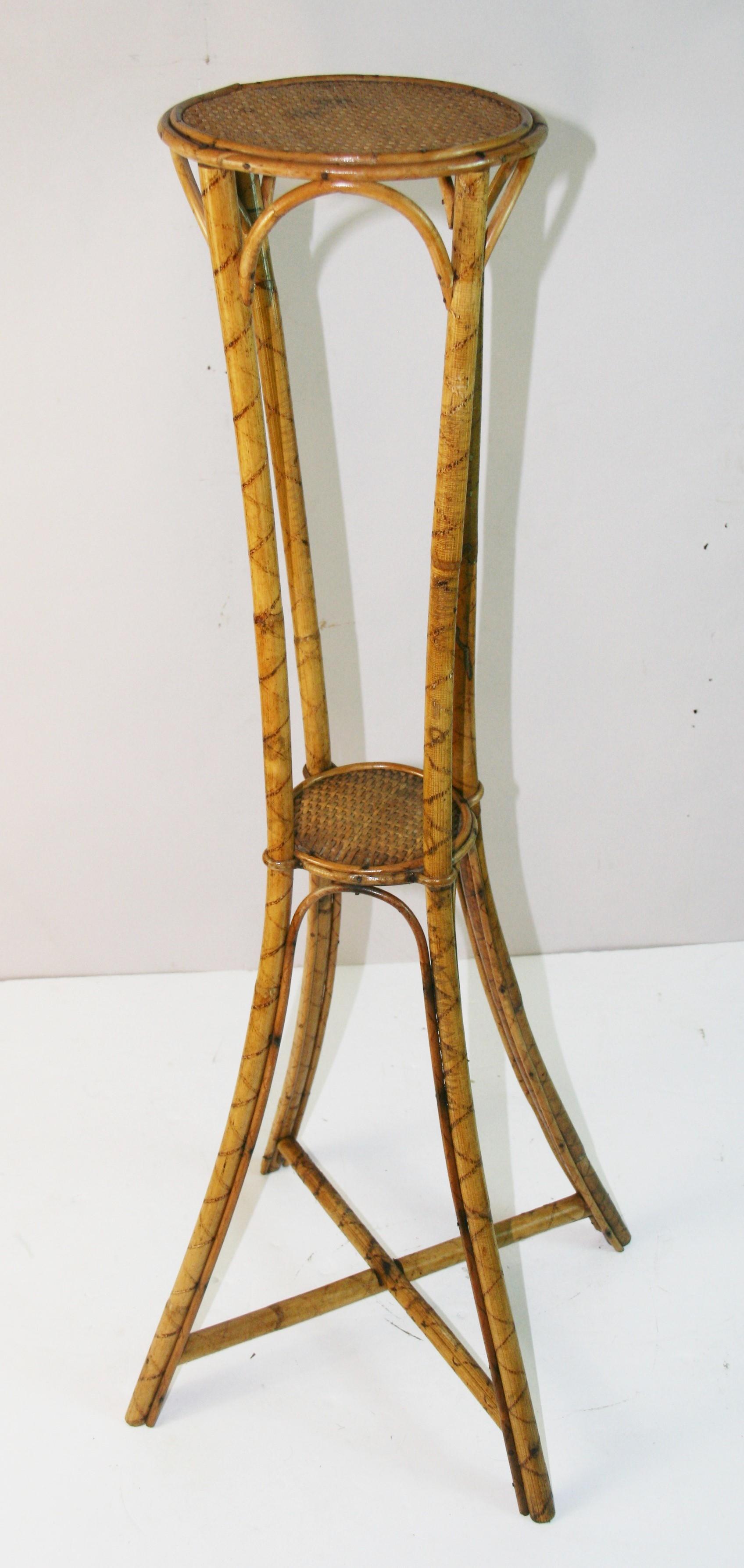 1865 Porte-plante à deux niveaux en faux bambou 
Diamètre du sommet 8.25
