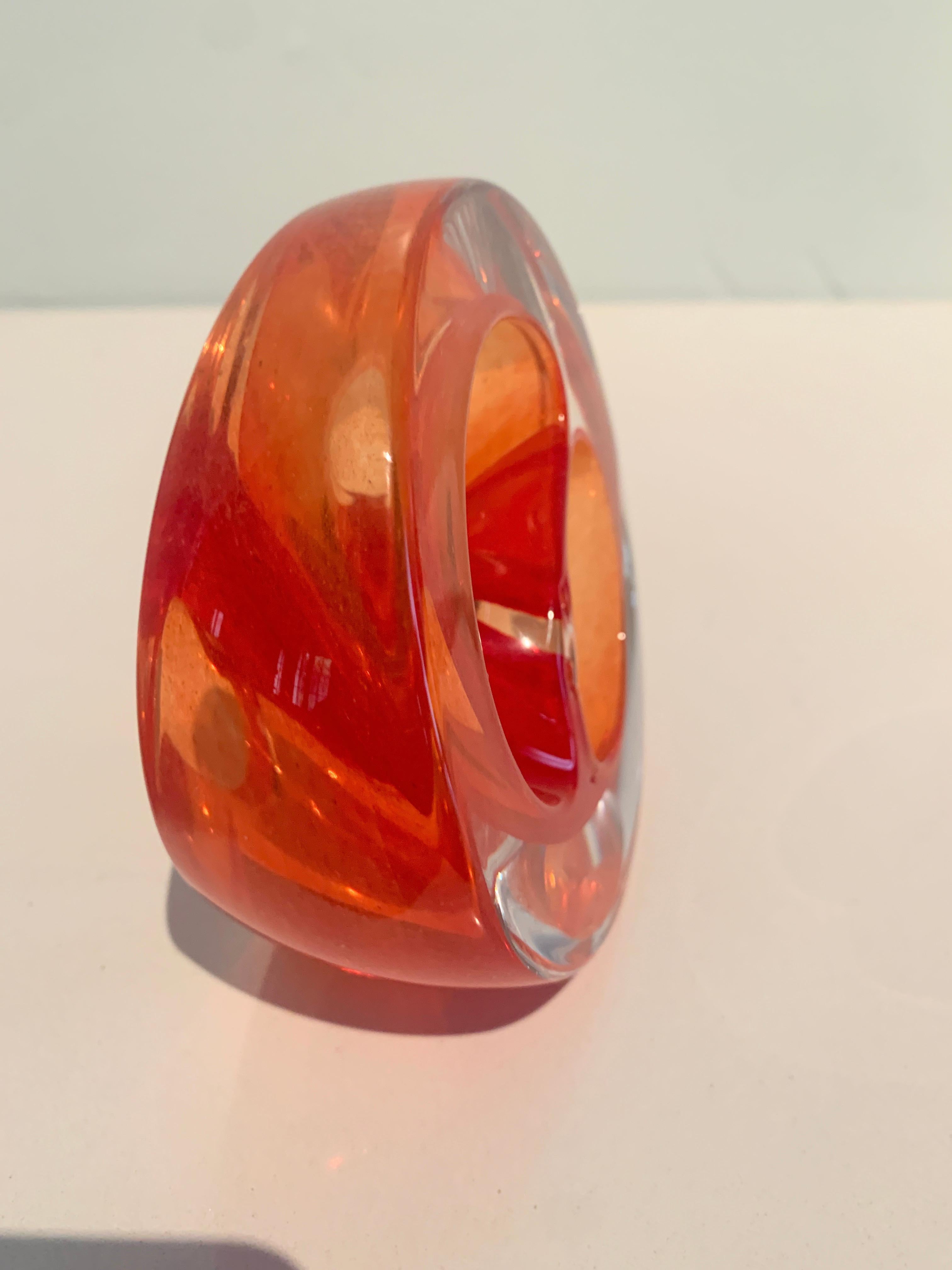 Moderne Anglais Teign Valley Red Art Glass Sculpture Paper Weight Bookend en vente