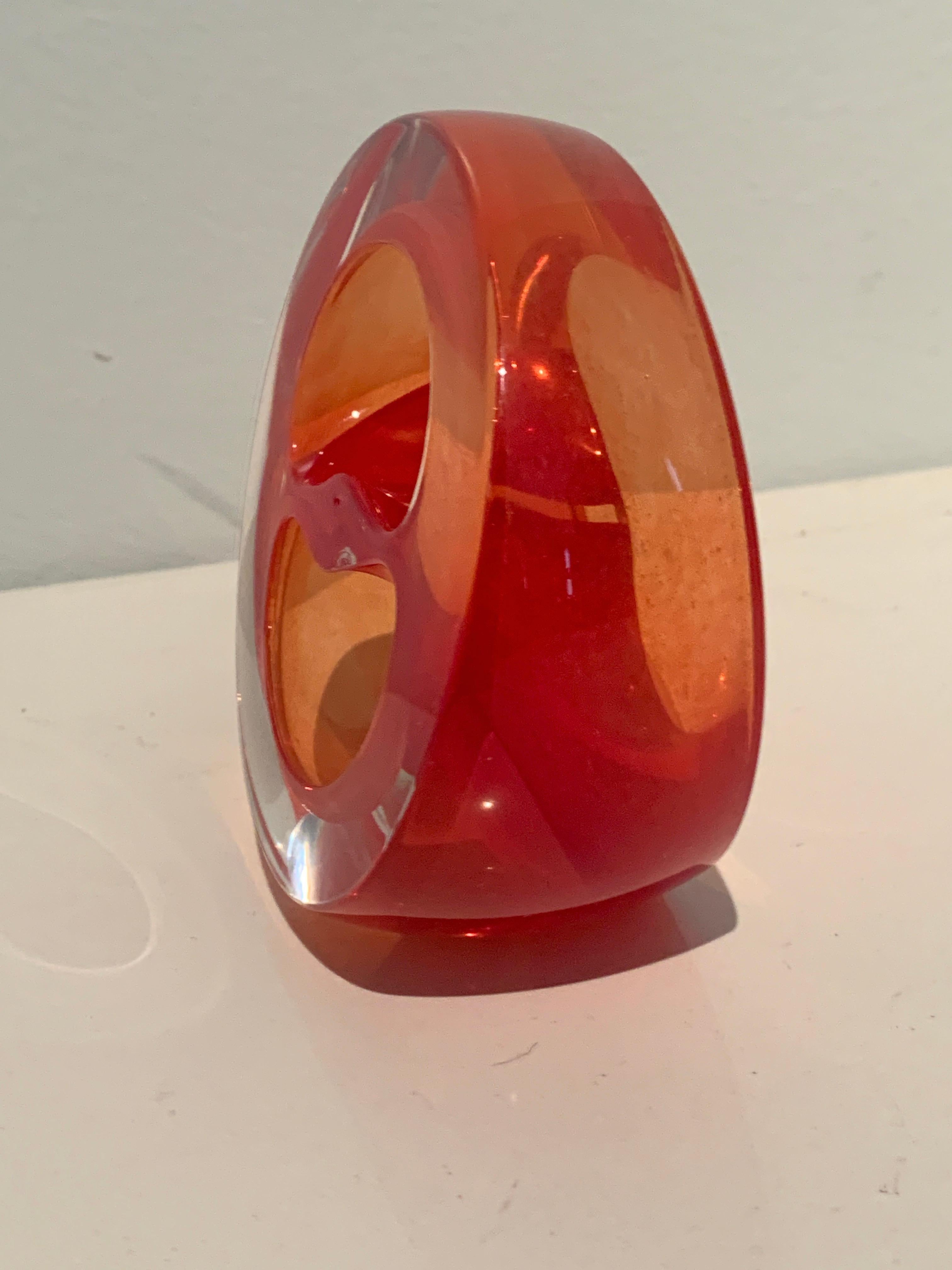 Anglais Teign Valley Red Art Glass Sculpture Paper Weight Bookend Bon état - En vente à Los Angeles, CA
