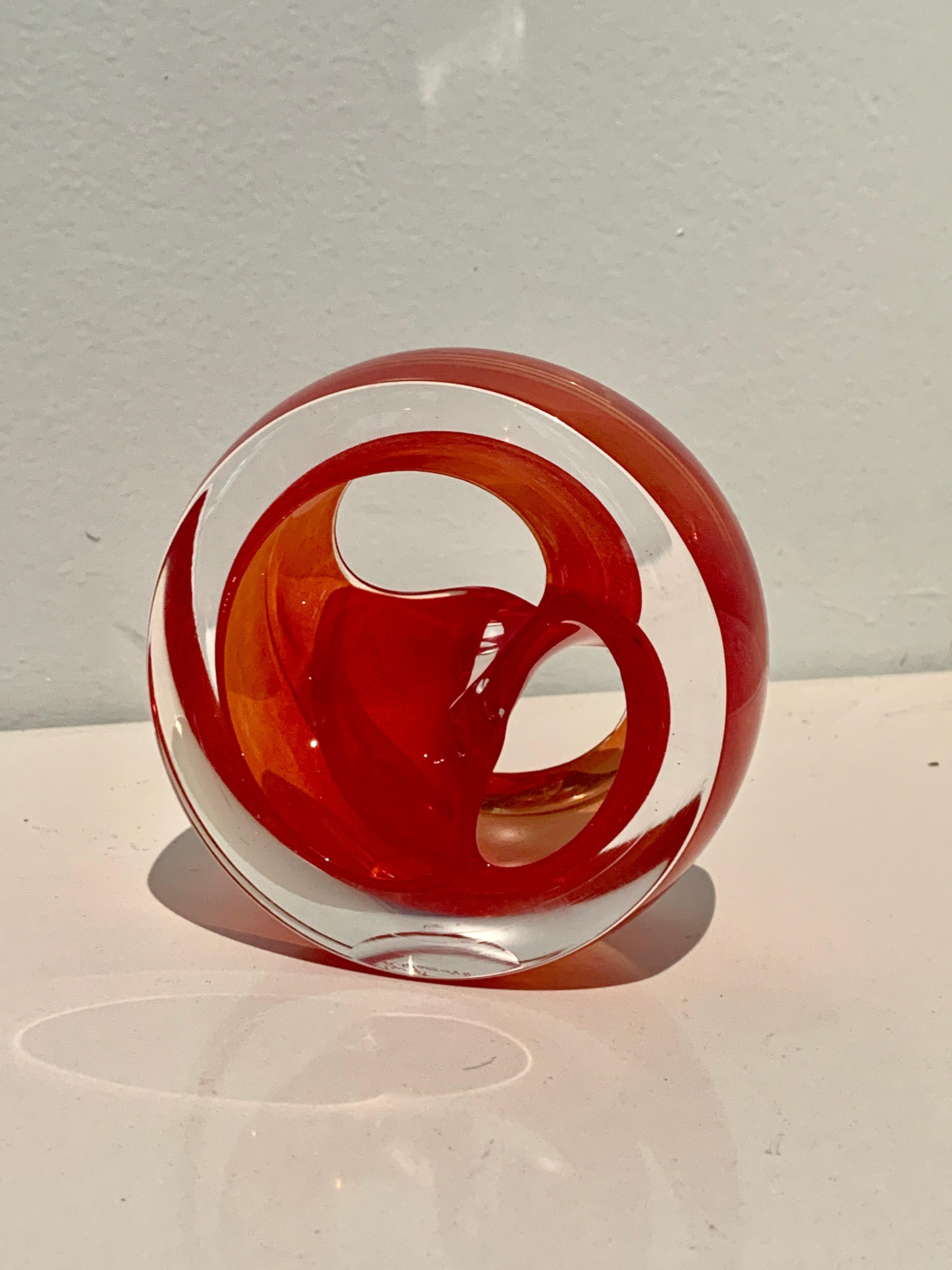Anglais Teign Valley Red Art Glass Sculpture Paper Weight Bookend en vente 3