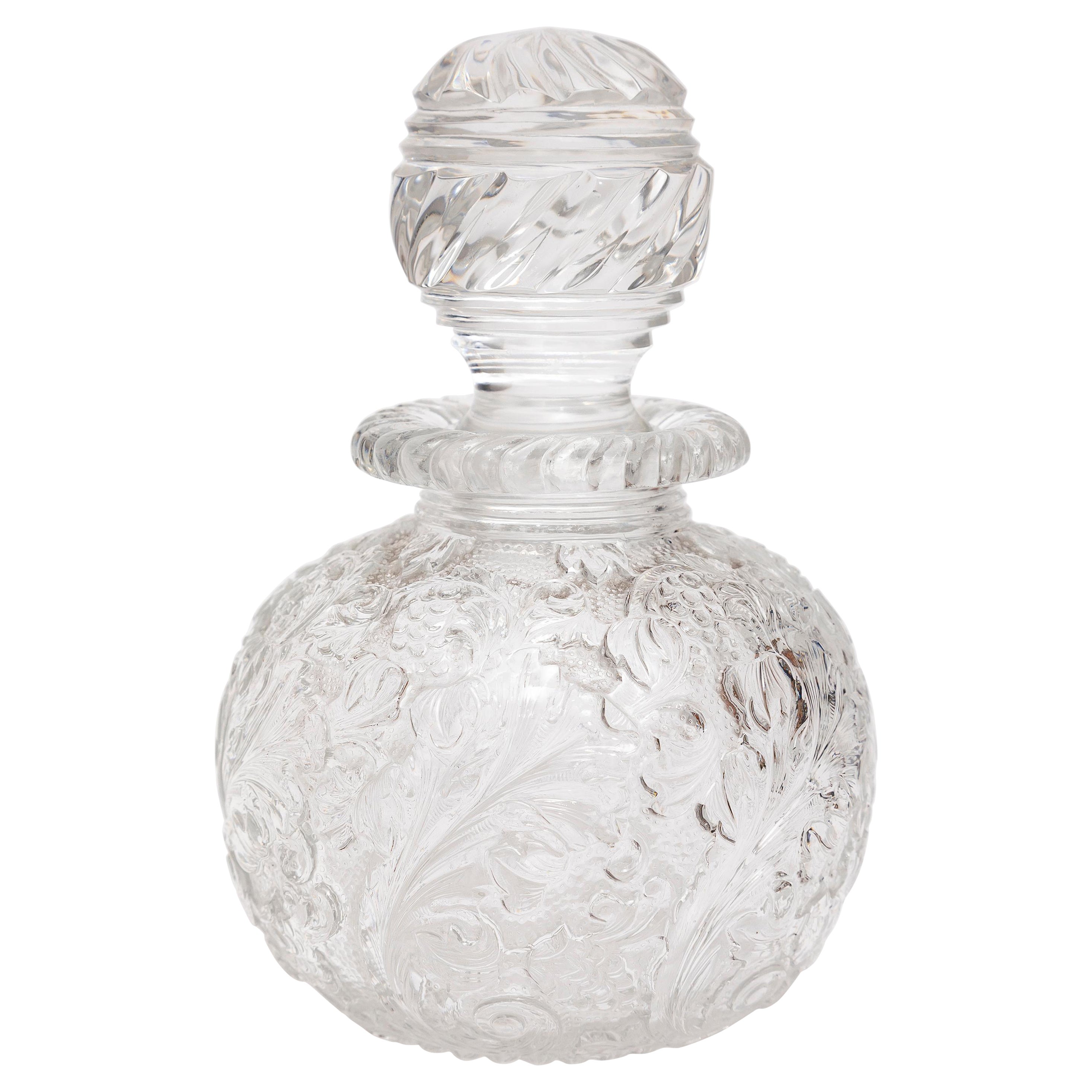 Flacon à parfum en cristal de roche, sculpté à la main par Thomas Webb, vers 1880